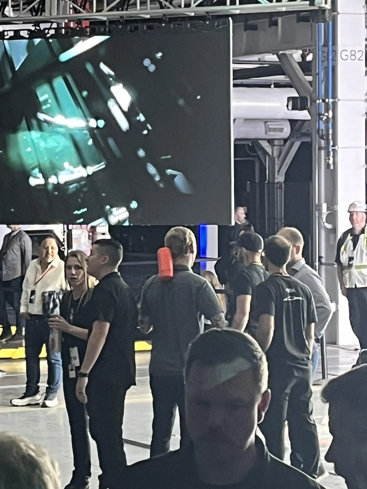 Tesla Cybertruck Cybertruck Delivery Event LIVE STREAM Link & Viewing Party! 🥳 -- Post photos, reactions & comments 💬 GANTbRYWgAEIV2P