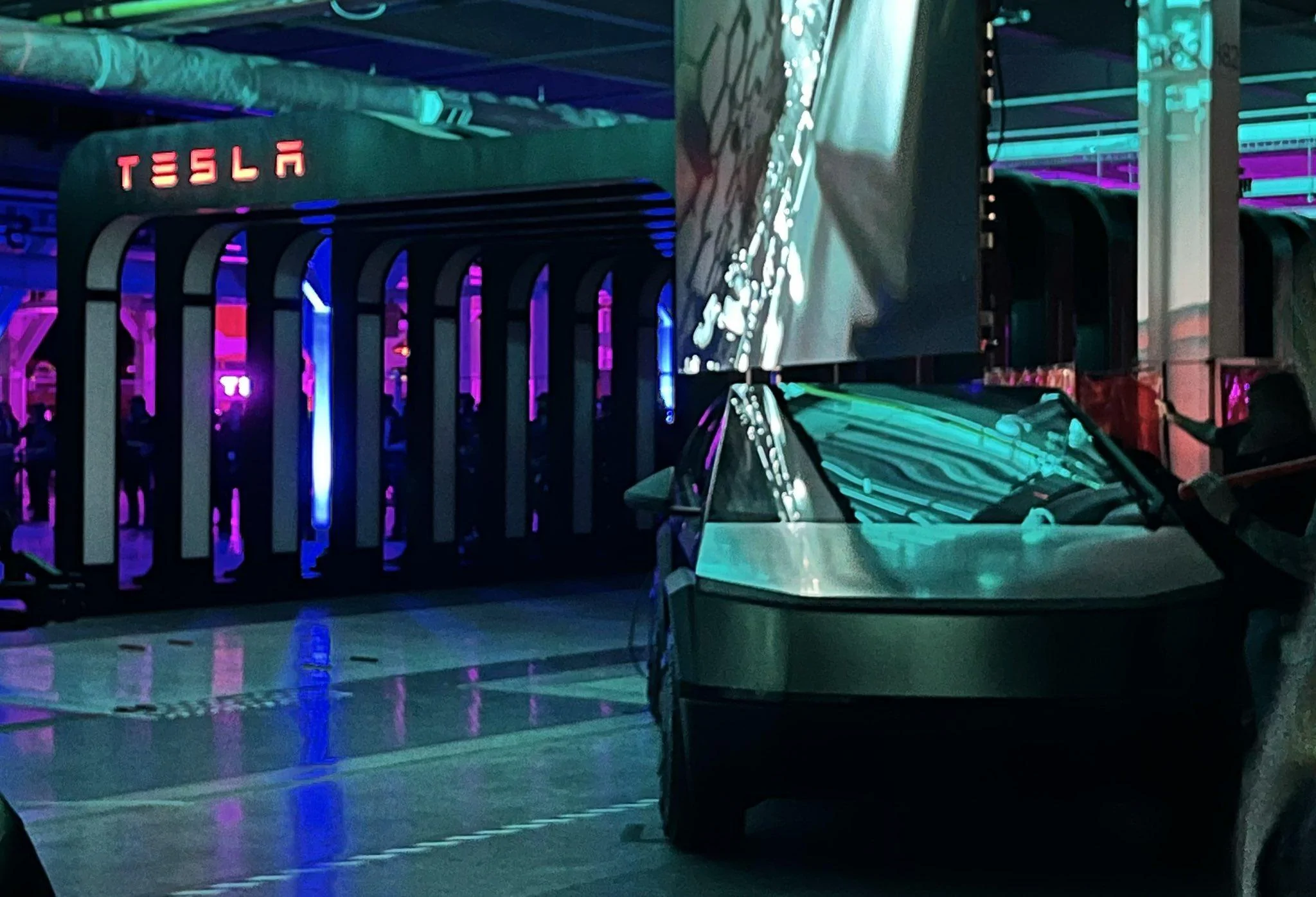 Tesla Cybertruck Cybertruck Delivery Event LIVE STREAM Link & Viewing Party! 🥳 -- Post photos, reactions & comments 💬 GANVZeNW8AAzSYG