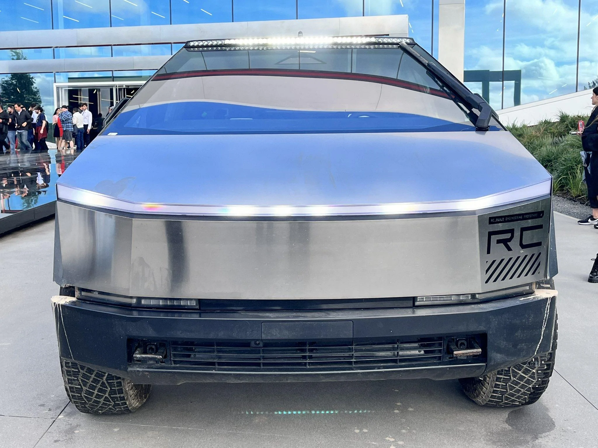 Tesla Cybertruck Optional Lightbar Accessory - first closeup looks tesla cybertruck lightbar accessory