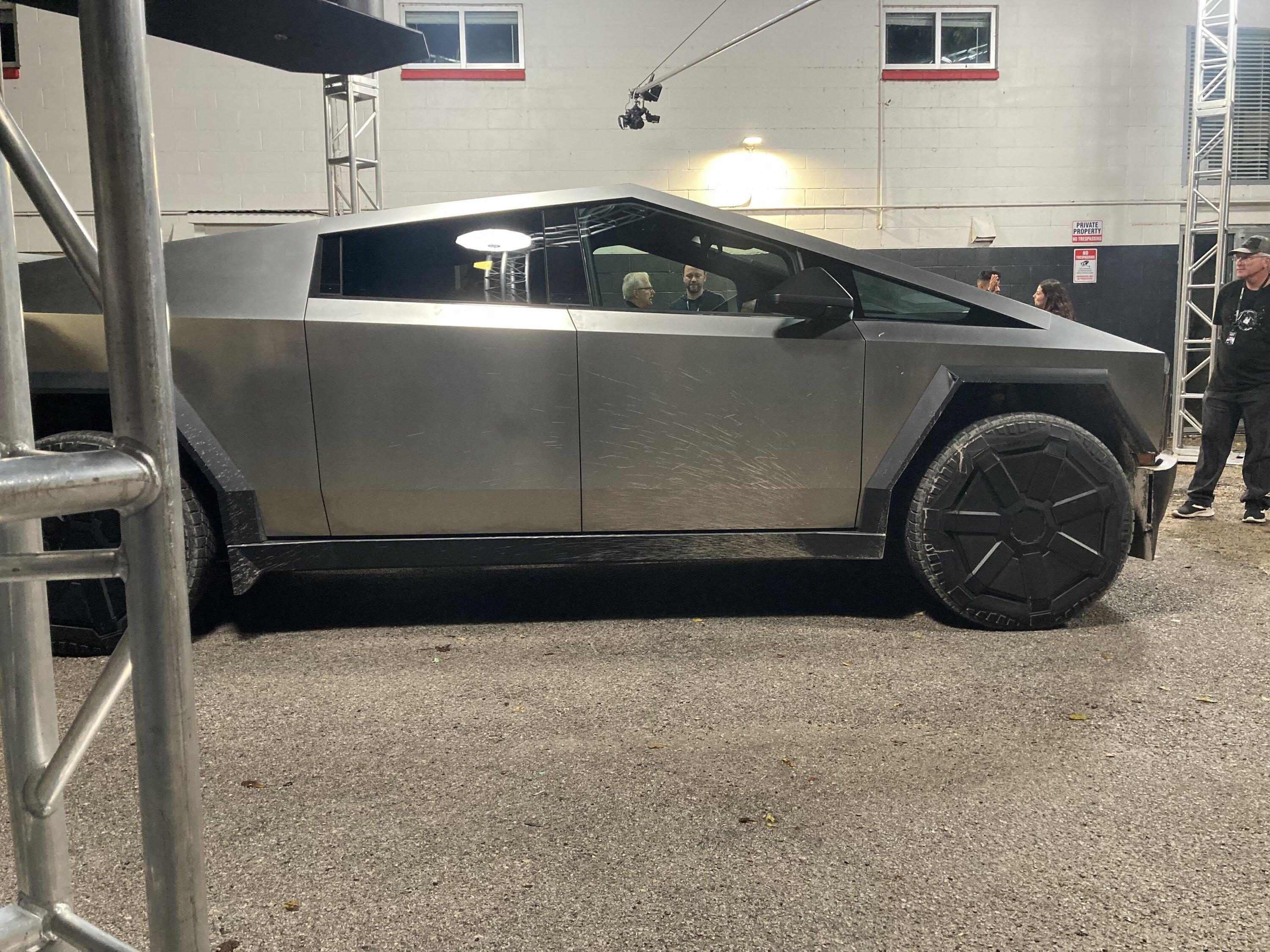 Tesla Cybertruck Cybertruck Delivery Event LIVE STREAM Link & Viewing Party! 🥳 -- Post photos, reactions & comments 💬 IMG_2660