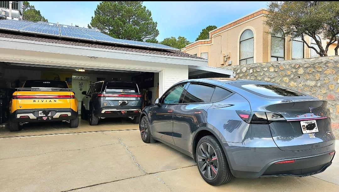 Tesla Cybertruck Powershare compatible wall charger - Tesla Universal Wall Connector in online shop Screenshot_20231202_084001_Gallery