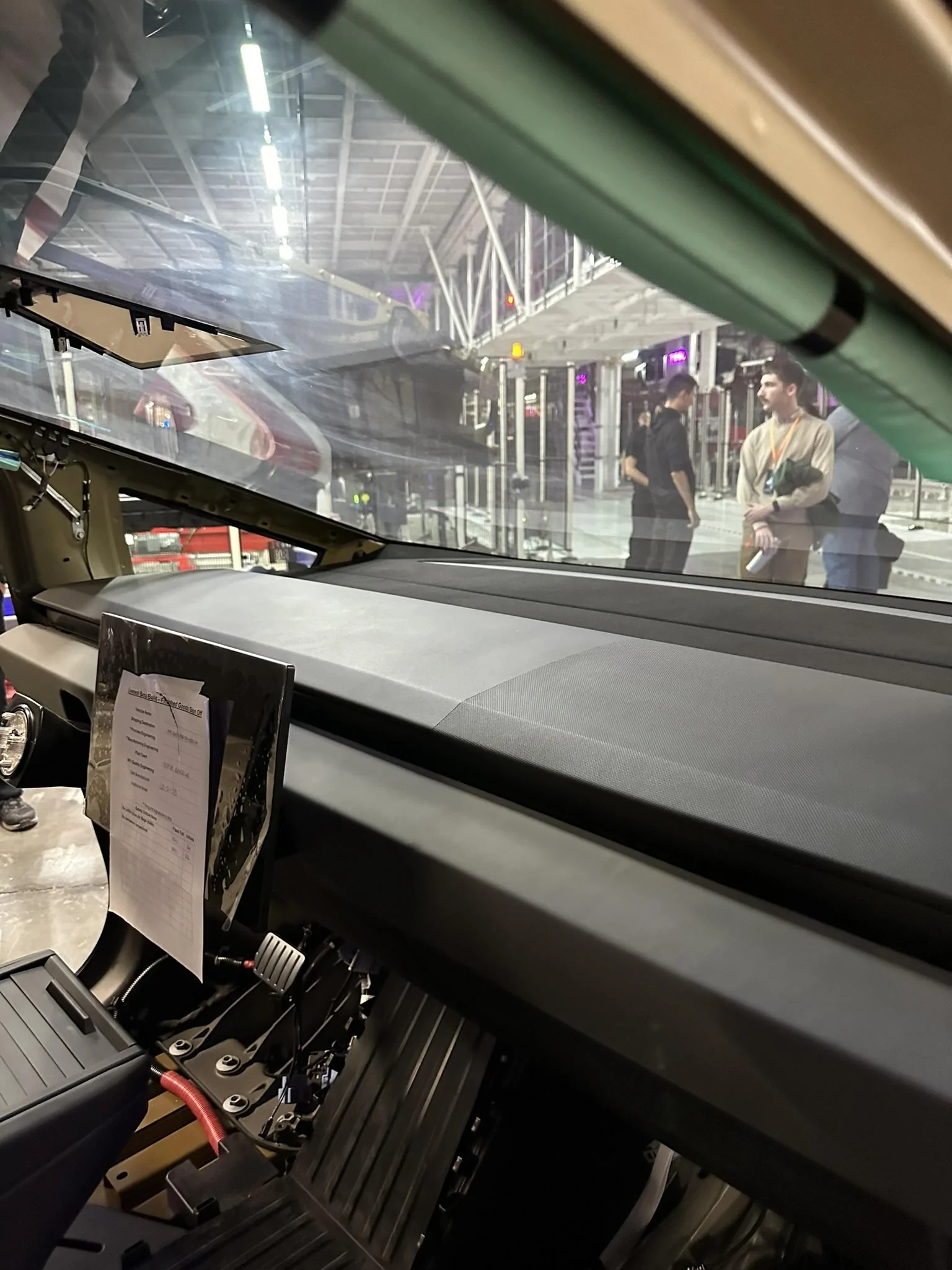 Tesla Cybertruck Cybertent (BaseCamp Tent) info/specs/pics from Cybertruck Accessories Engineer ⛺️ 92AF21F7-93B1-4BC9-86BB-BAB78DE9EC69_1_102_o