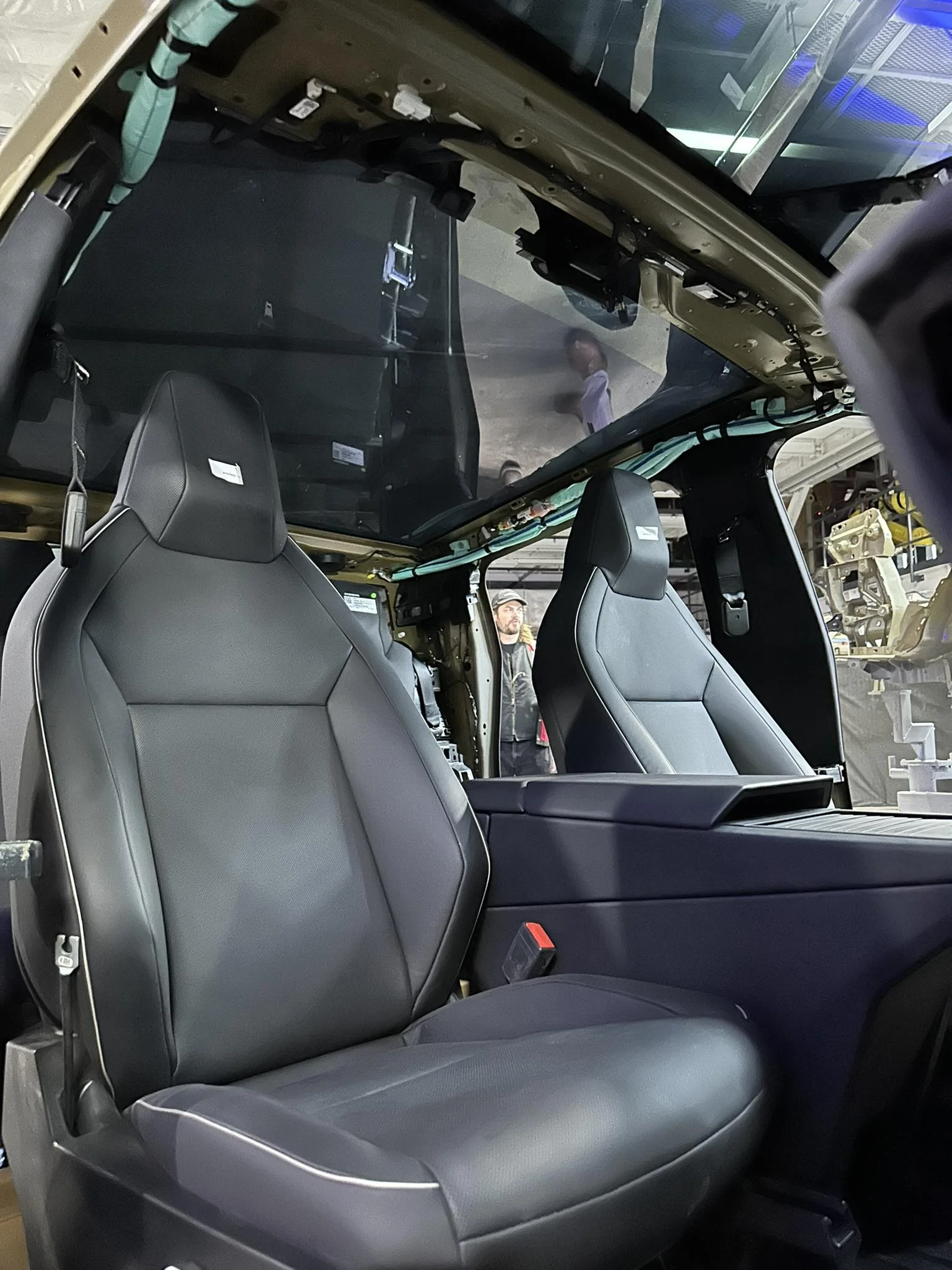 Tesla Cybertruck Cybertent (BaseCamp Tent) info/specs/pics from Cybertruck Accessories Engineer ⛺️ 88037DDA-78F6-4399-A1A7-326995ACE250_1_102_o