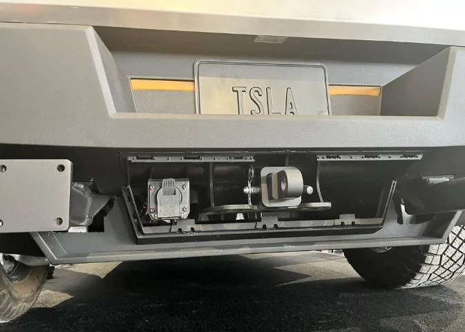Tesla Cybertruck Anyone seen the tow hitch or lack thereof? 3T0GWXu
