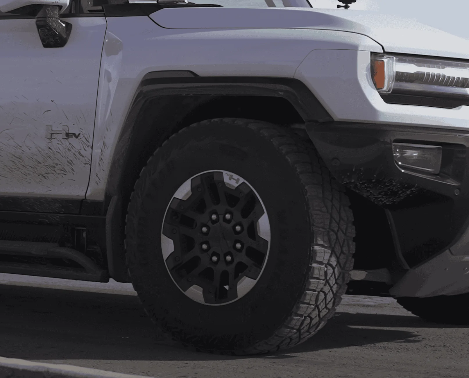 Tesla Cybertruck Cybertruck vs Lamborghini Urus: DRAG RACE Hummer AT Tyres