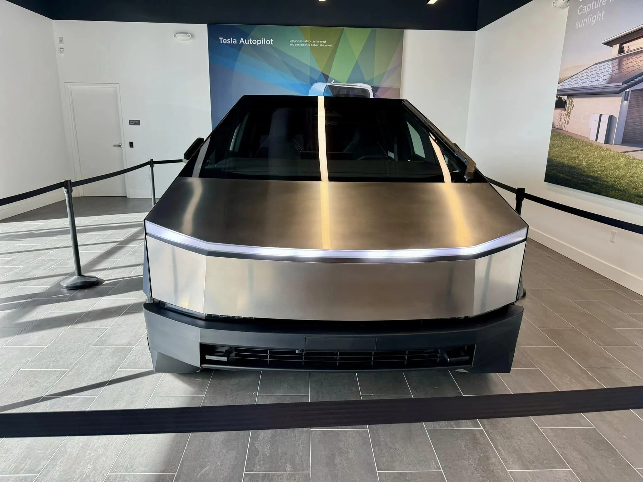 Tesla Cybertruck A Cybertruck appears at just-opened Clermont Florida Tesla Store / Service Center! 408682093_10230402820110327_4433857017630922471_n
