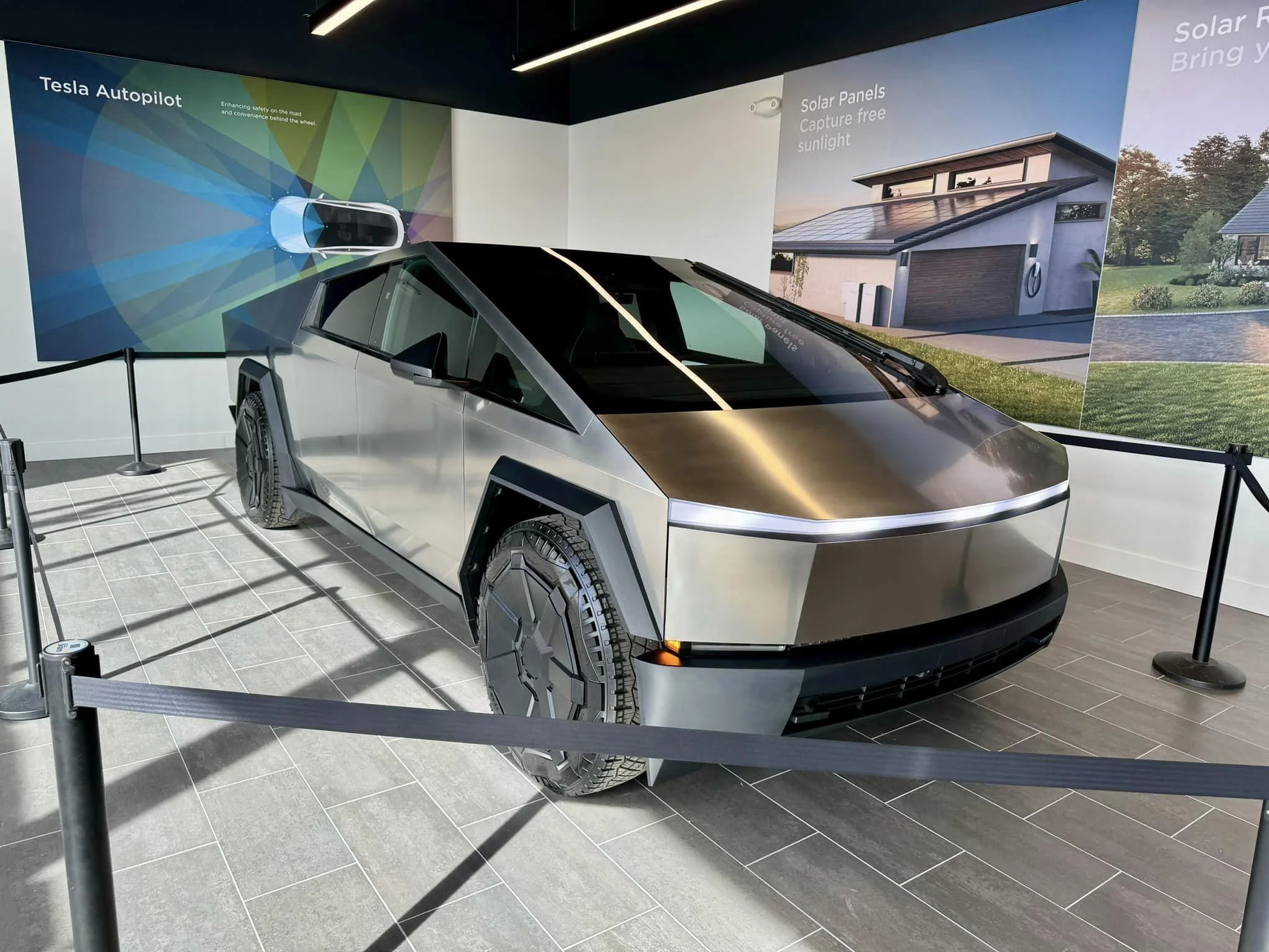 Tesla Cybertruck A Cybertruck appears at just-opened Clermont Florida Tesla Store / Service Center! 696587_10230402819510312_7161788987277771172_n-jpg