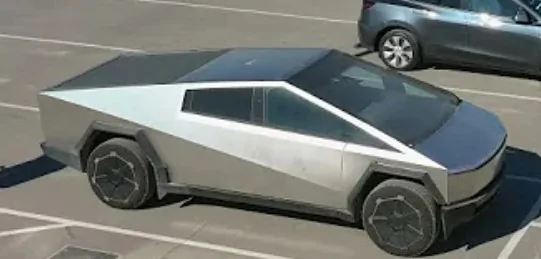 Tesla Cybertruck [UPDATE: PHOTOSHOP] Has Anyone Else Seen This?  (New Cybertruck Body Design) CT