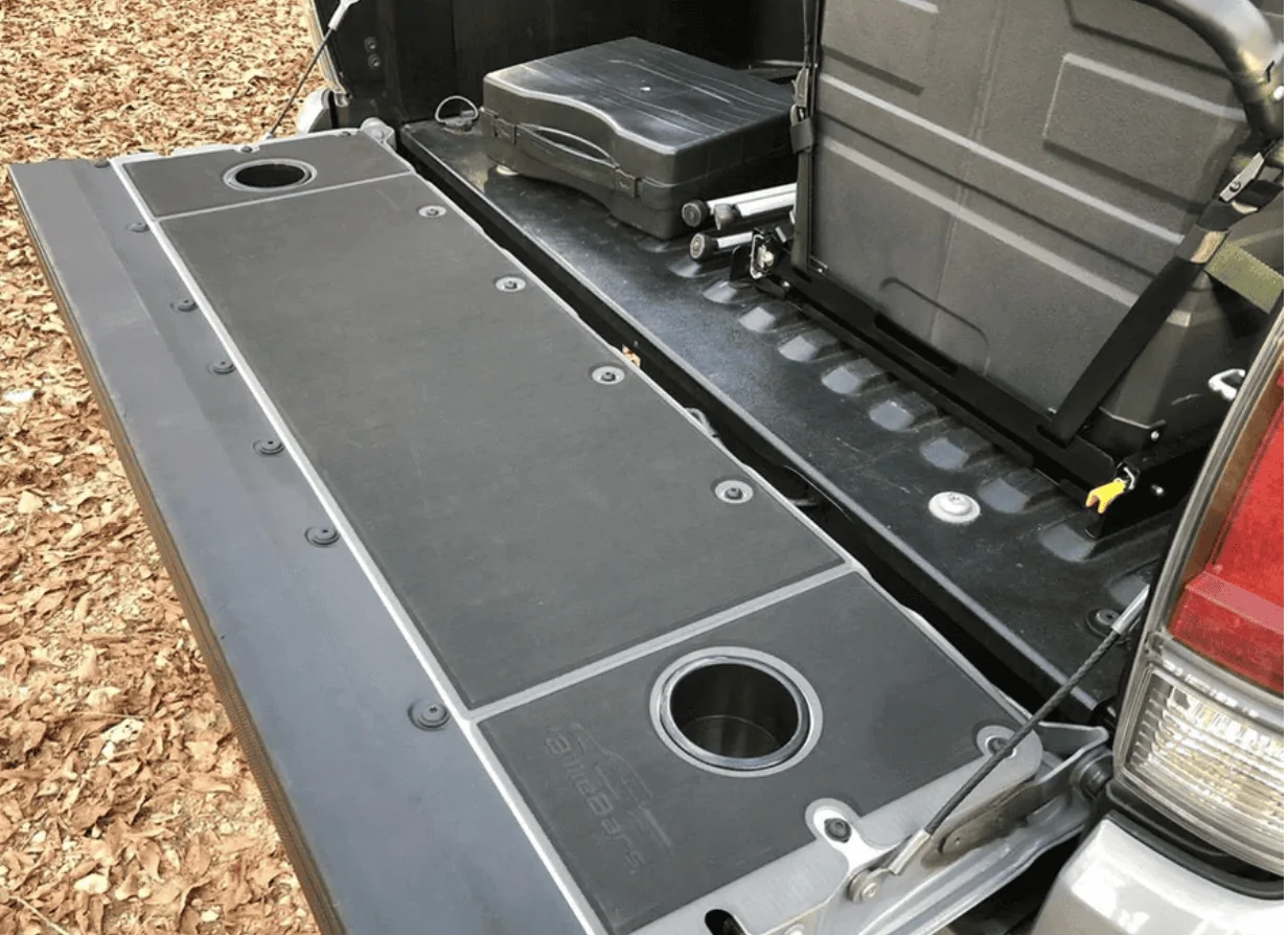Tesla Cybertruck Cybertruck Tailgate Screenshot 2023-12-08 at 16.23.40