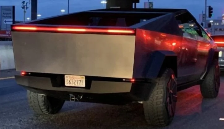 Tesla Cybertruck CyberTruck rear view mirror MzWFvcF