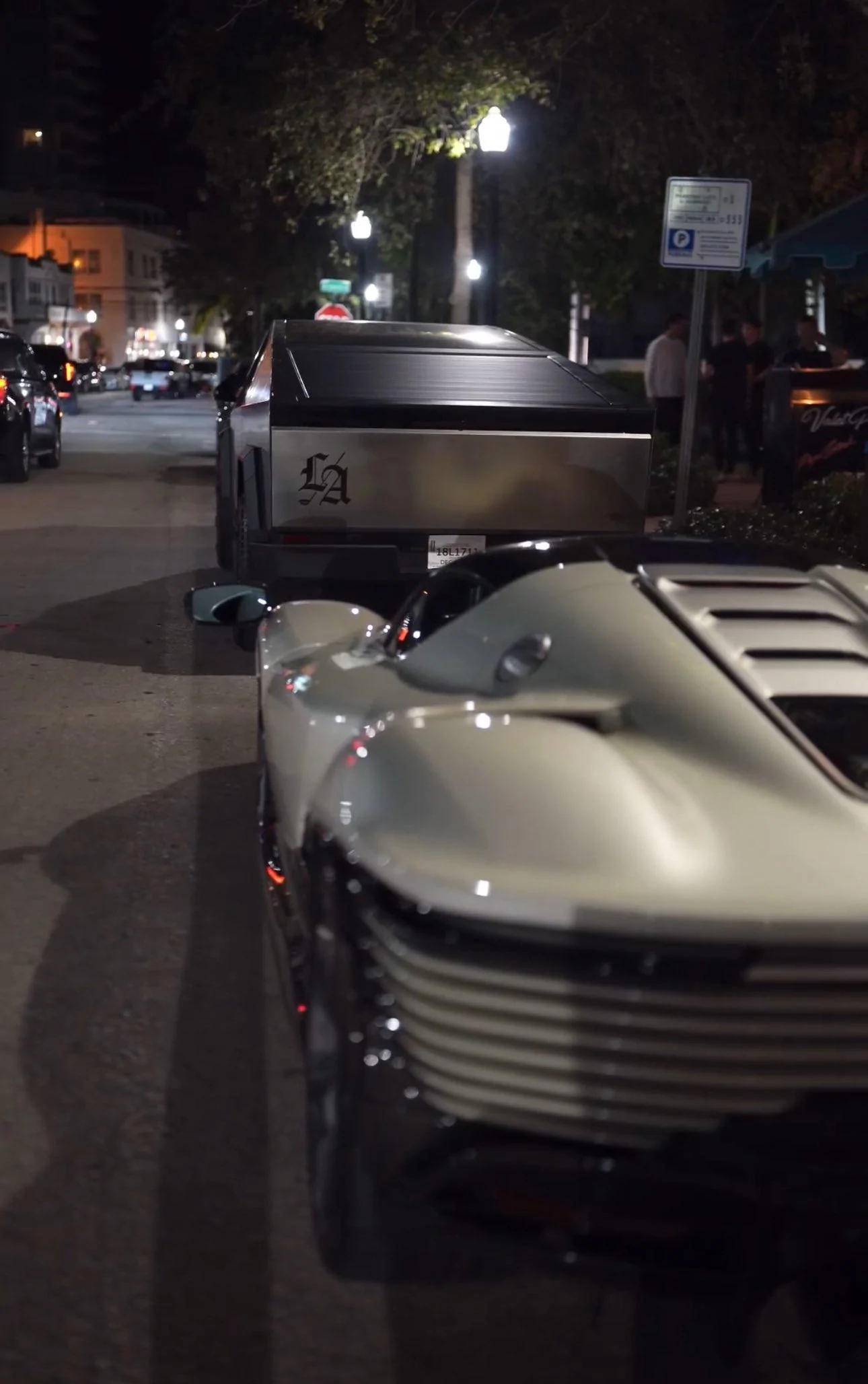 Tesla Cybertruck Alex Ohanian's Cybertruck back at home in Miami FL GA6QcXxXoAAbkhj