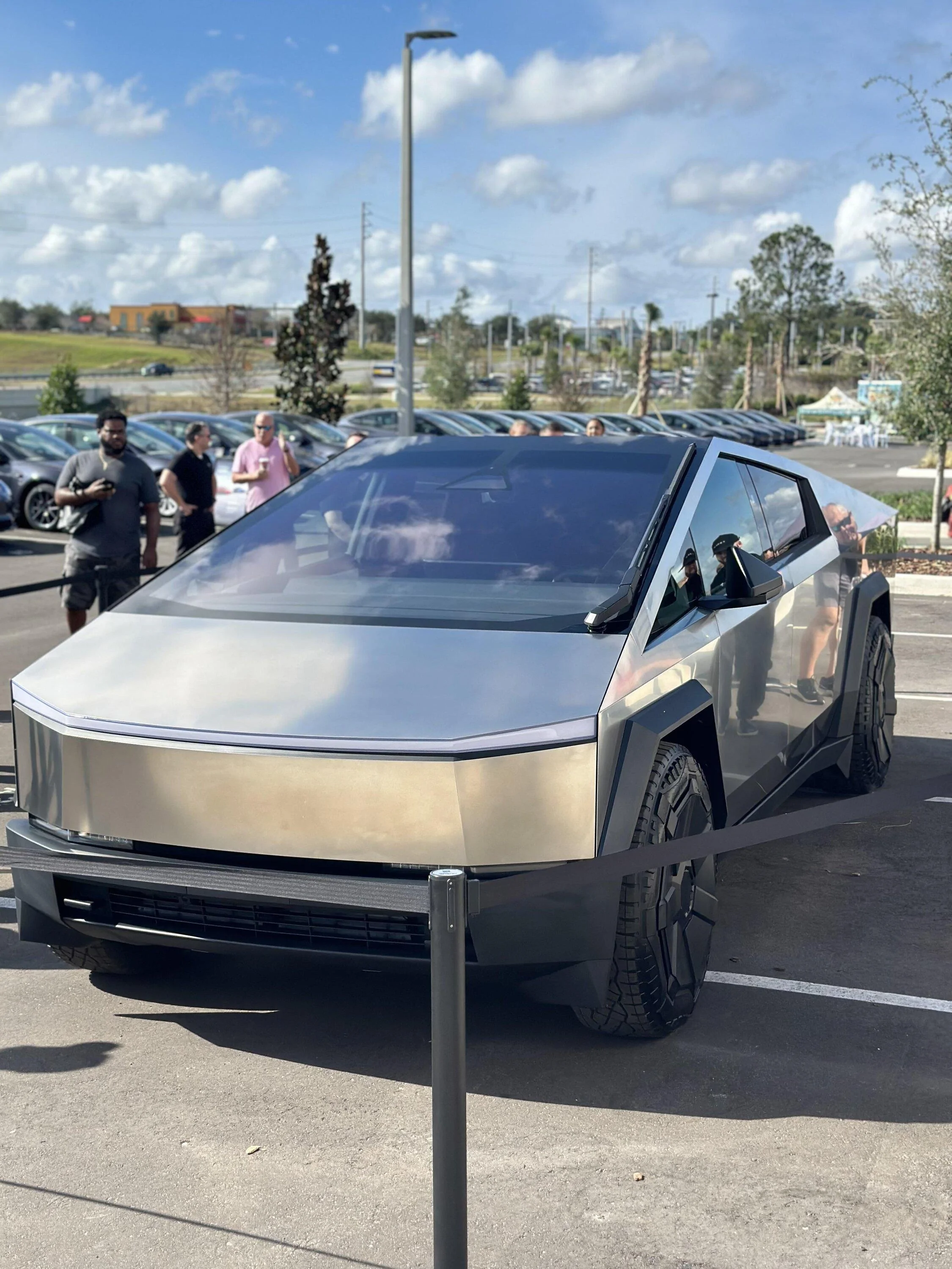 Tesla Cybertruck A Cybertruck appears at just-opened Clermont Florida Tesla Store / Service Center! zldcans5xj5c1