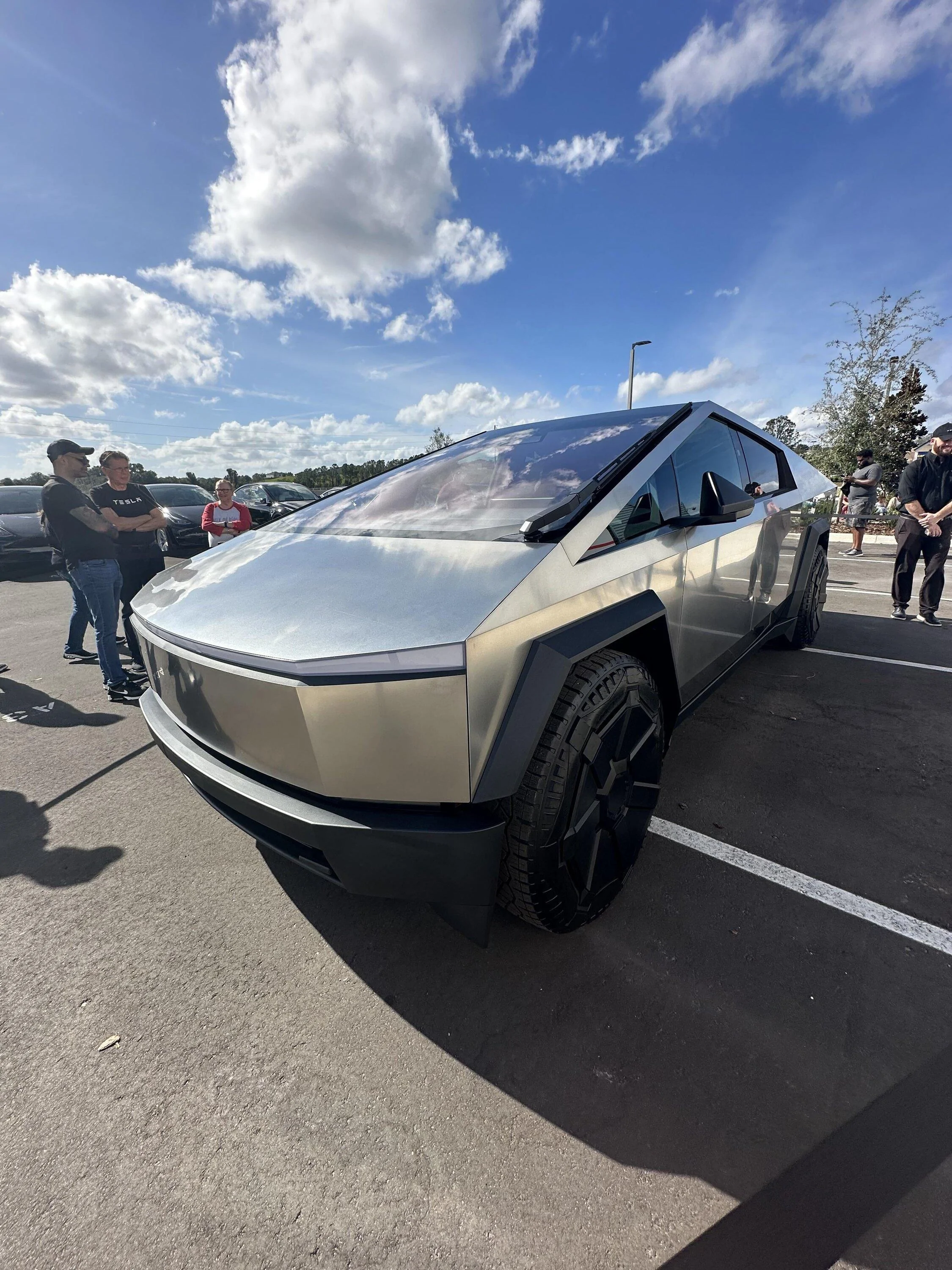Tesla Cybertruck A Cybertruck appears at just-opened Clermont Florida Tesla Store / Service Center! i6ep6ns5xj5c1