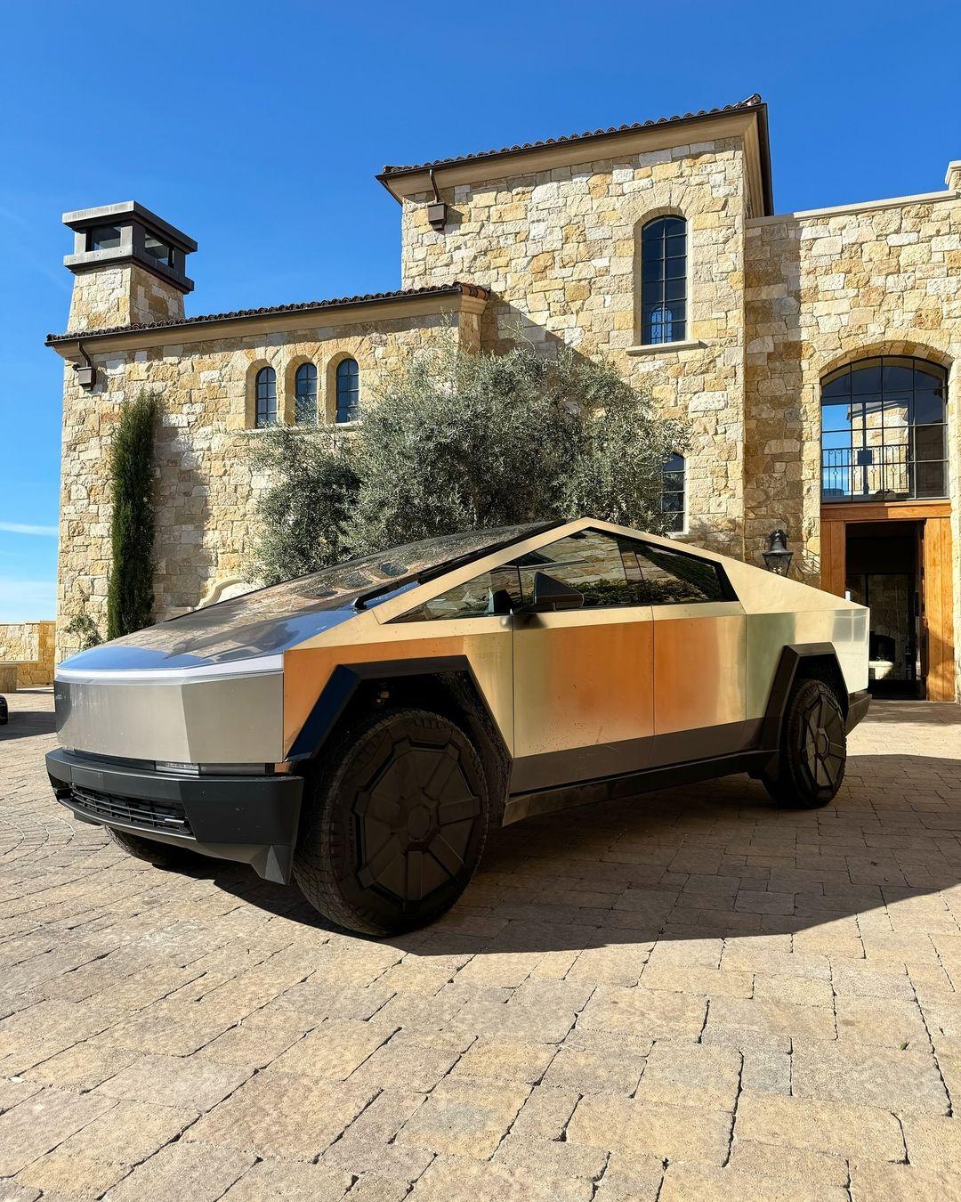 Tesla Cybertruck 🤳 Random Cybertruck sightings & spottings thread (pics + videos) foundation edition cybertruck
