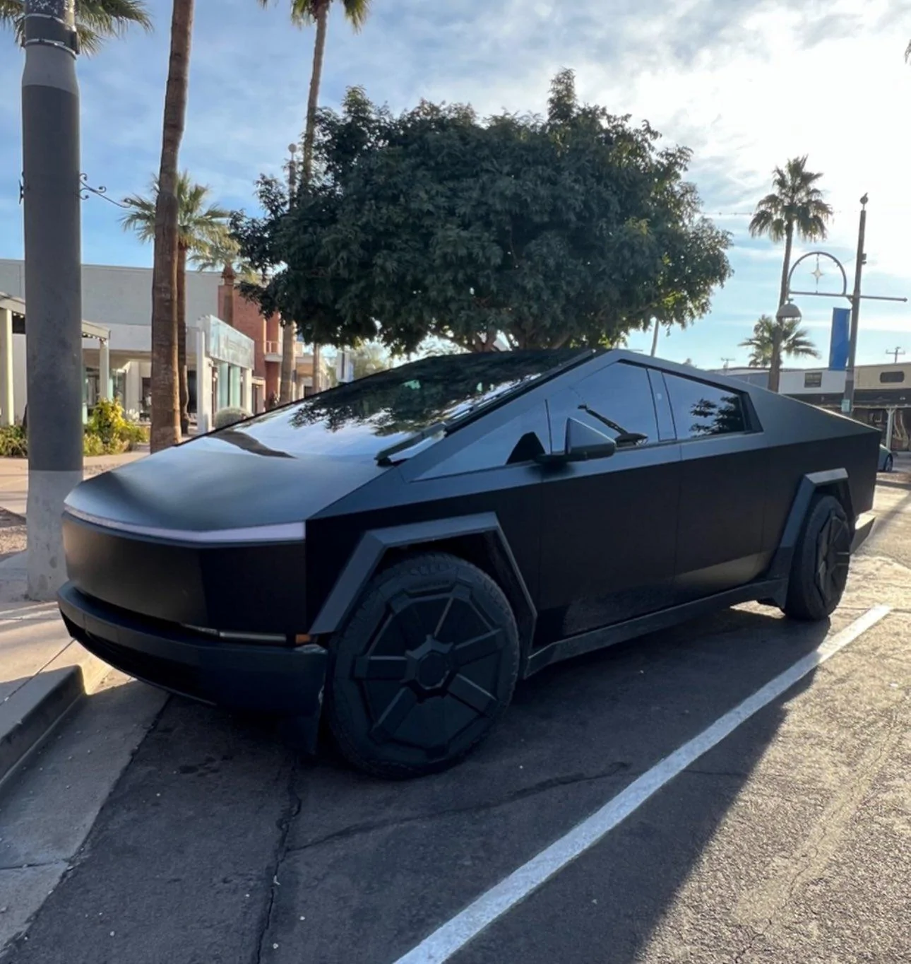 Tesla Cybertruck 🤳 Random Cybertruck sightings & spottings thread (pics + videos) matte black cybertruck