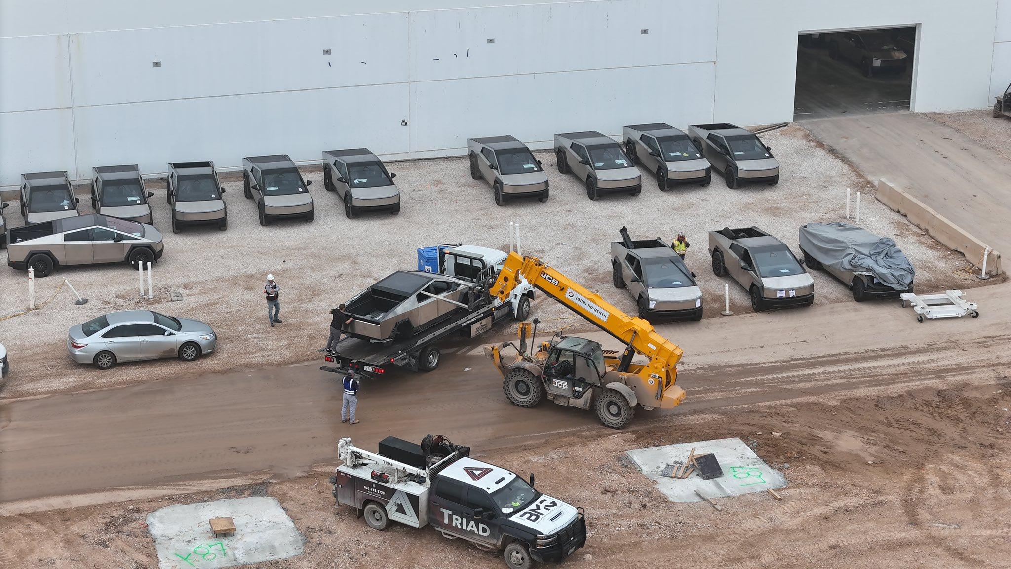 Tesla Cybertruck Record 19 Cybertrucks in outbound lot today (12/15/23)!! GBZozg3XEAEc9Az