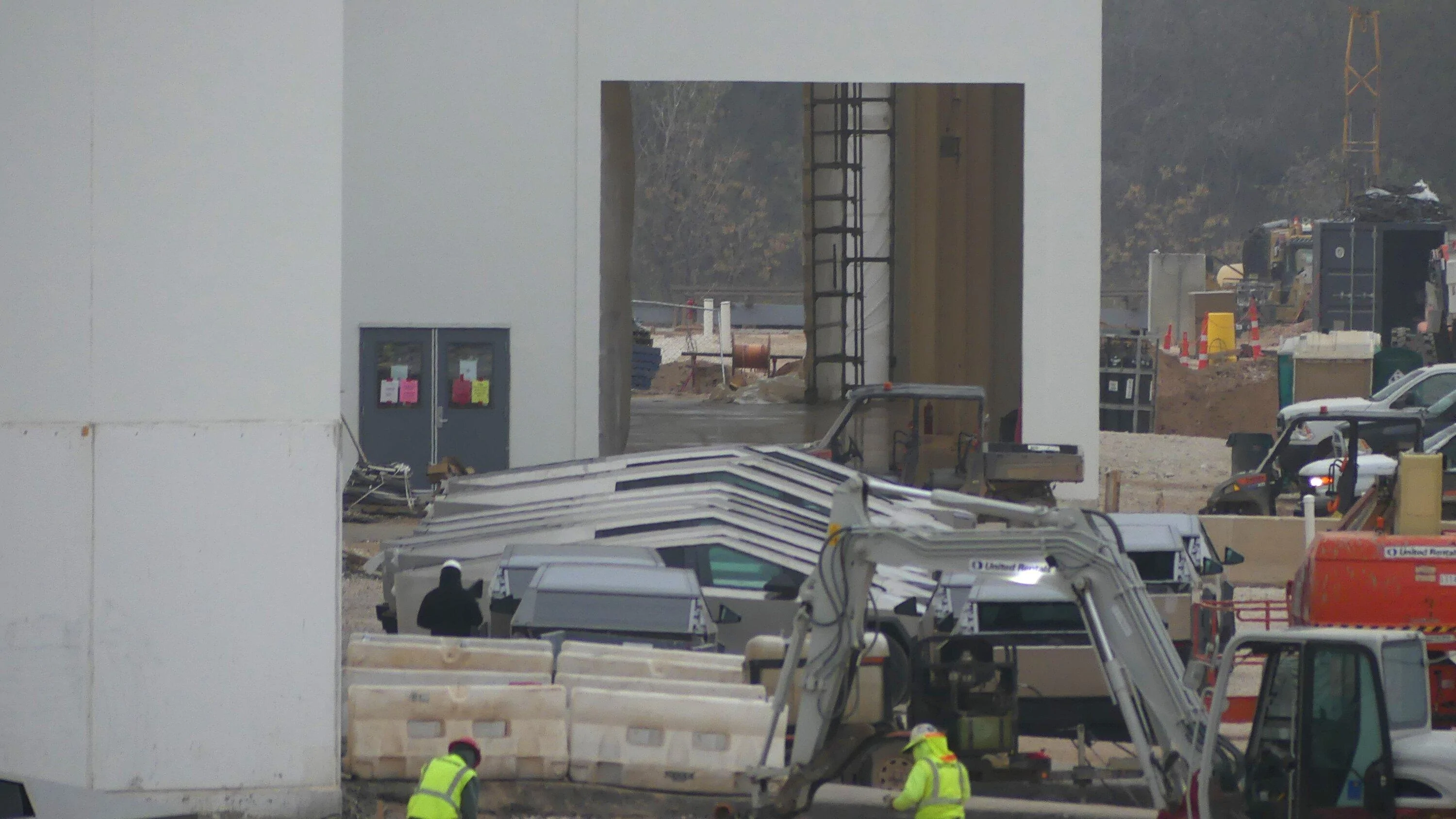 Tesla Cybertruck Record 19 Cybertrucks in outbound lot today (12/15/23)!! GBZrtgFXQAAg2na