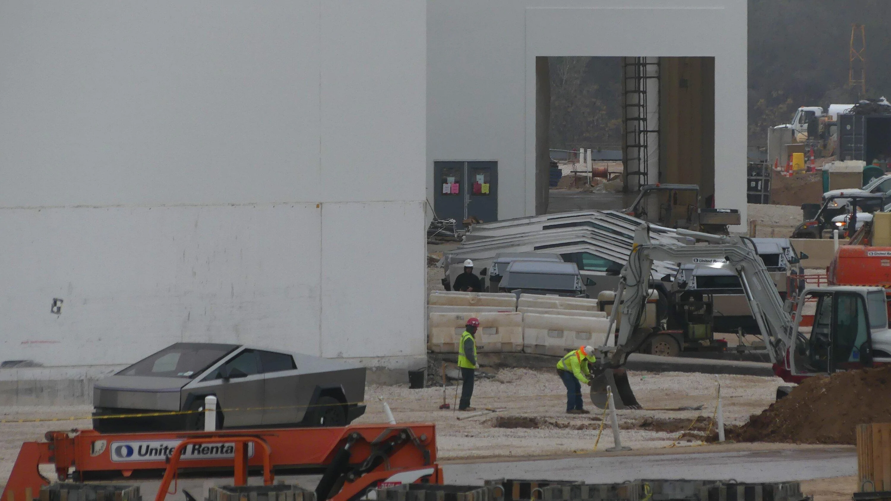 Tesla Cybertruck Record 19 Cybertrucks in outbound lot today (12/15/23)!! GBZrtgAW8AAKtoJ