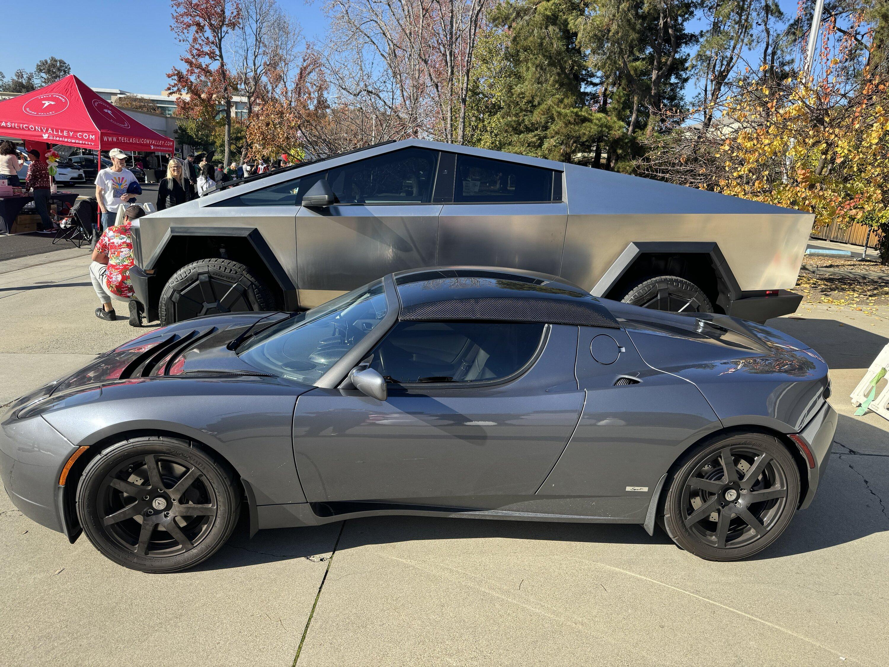 Tesla Cybertruck 🤳 Random Cybertruck sightings & spottings thread (pics + videos) GBf0e1UbYAApJbm (1)