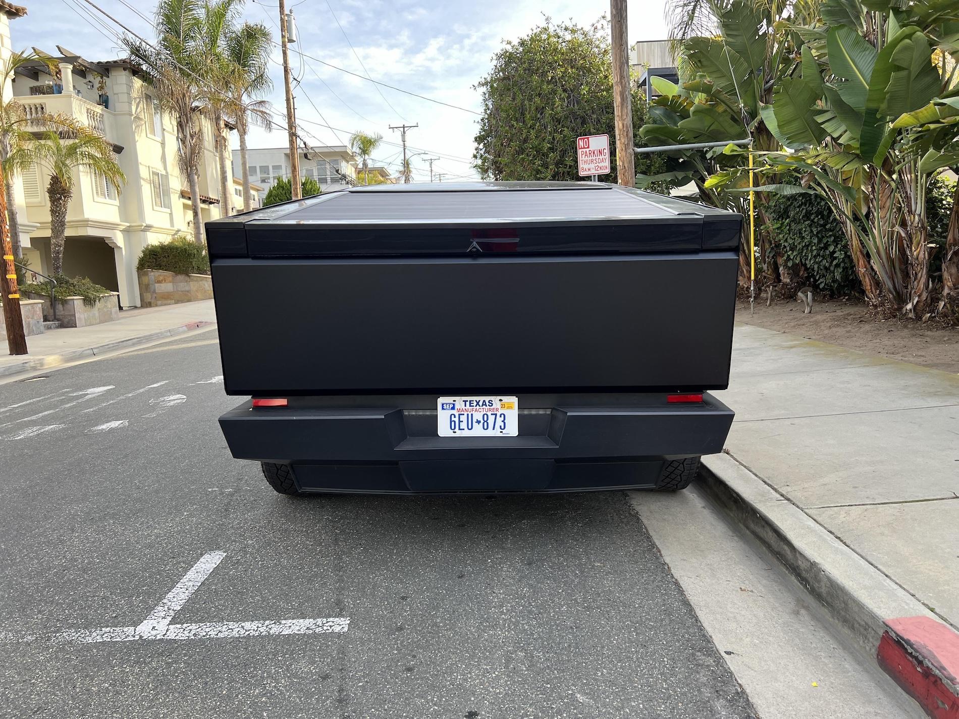 Tesla Cybertruck Matte black Cybertruck in the wild 5onsh51jaz6c1
