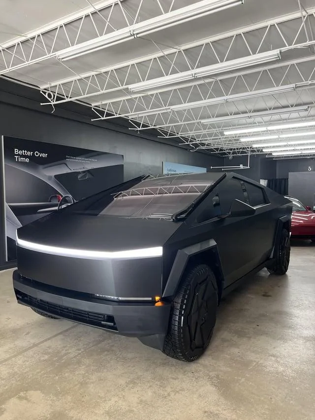 Tesla Cybertruck Black Wrapped Cybertruck is at a pop up in Wynwood, Miami until 12/31/23... CAN TOUCH! wynwood-pop-up-in-miami-v0-1n1t8tdjz37c1