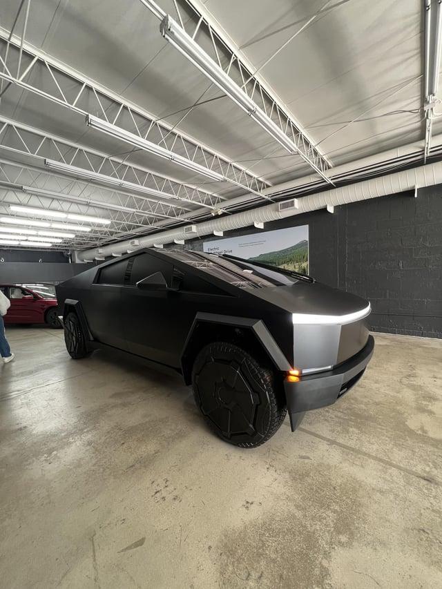 Tesla Cybertruck Black Wrapped Cybertruck is at a pop up in Wynwood, Miami until 12/31/23... CAN TOUCH! wynwood-pop-up-in-miami-v0-33v1iydjz37c1