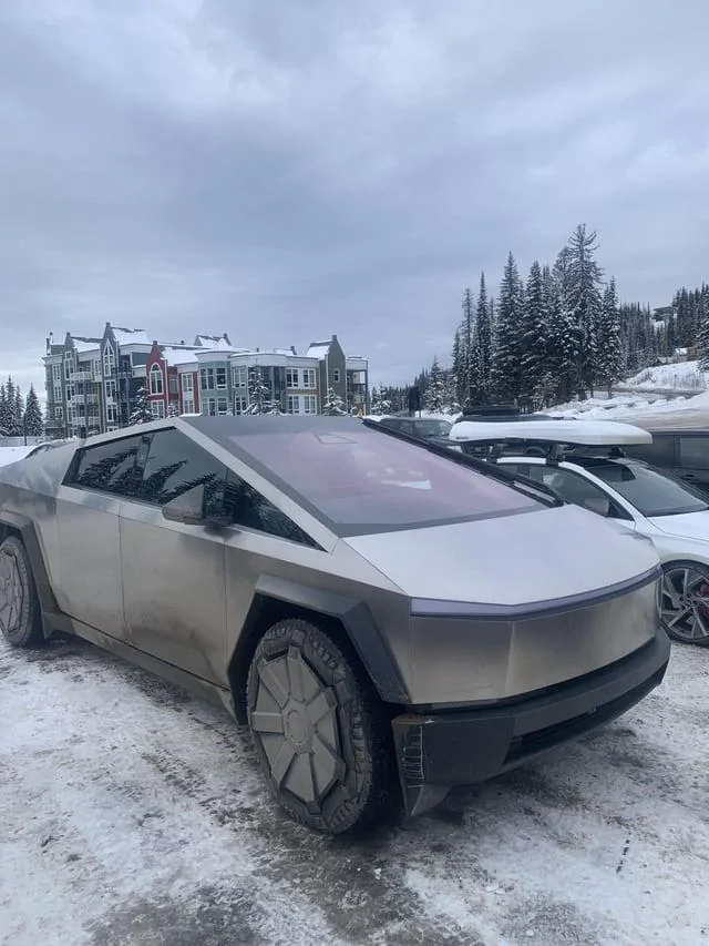 Tesla Cybertruck 🤳 Random Cybertruck sightings & spottings thread (pics + videos) spotted-up-at-silverstar-resort-bc-canada-v0-uc9mhavnw67c1