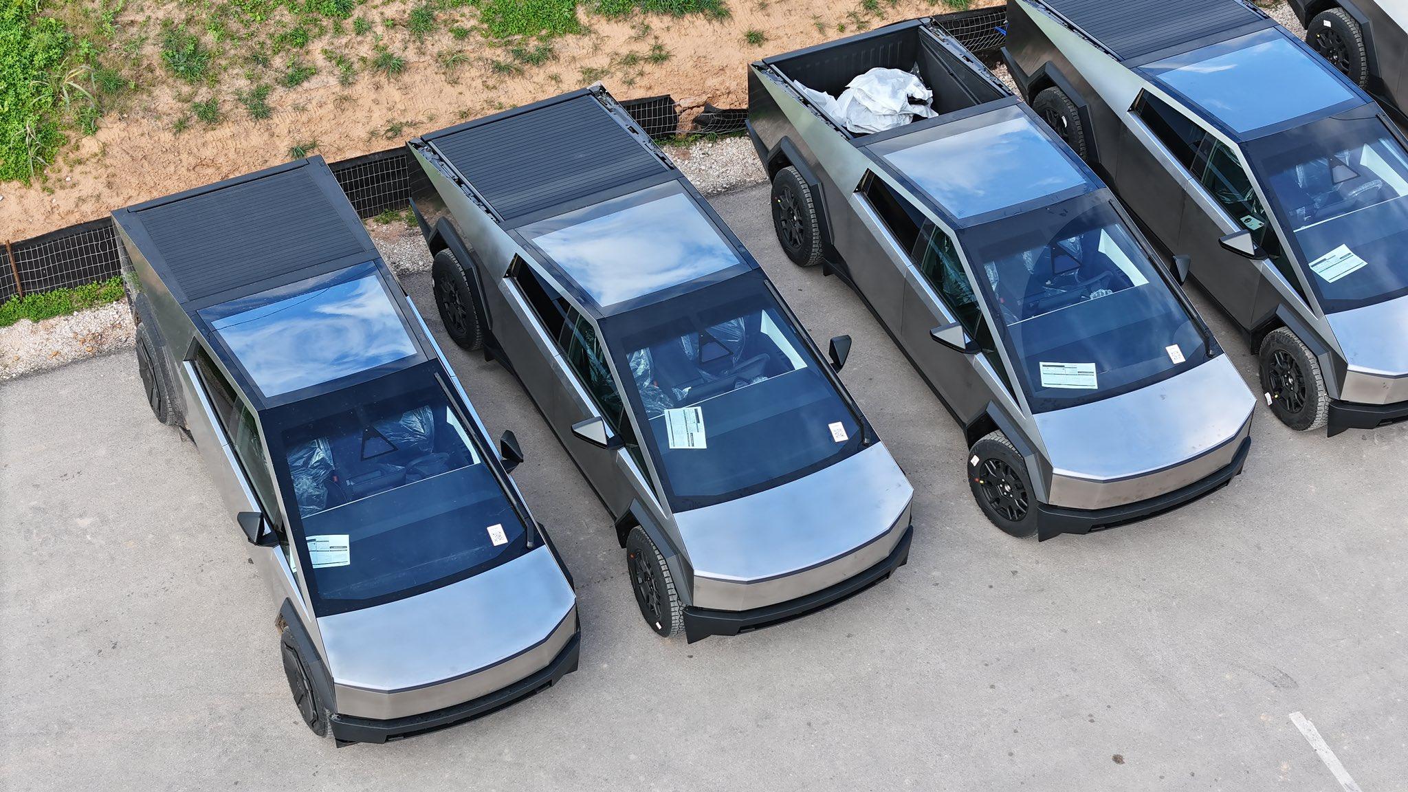 Tesla Cybertruck ~40 Cybertrucks visible today at Giga Texas! 12/20/23 GBzdJI7XoAAK3et