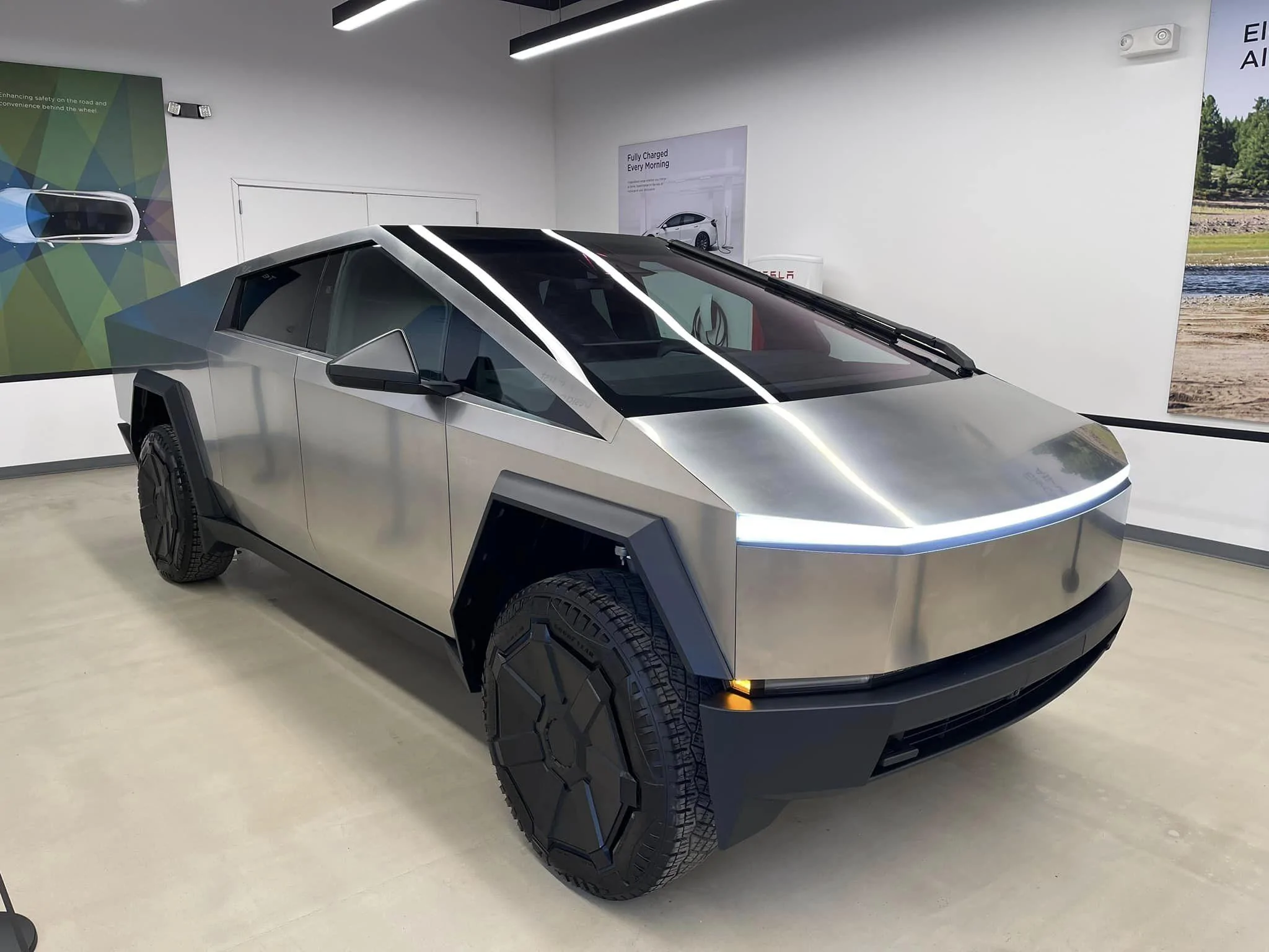 Tesla Cybertruck There's a Cybertruck @ Kansas City Tesla Showroom Now (12/21/23) 412913504_10110739859222989_7103947487051656620_n
