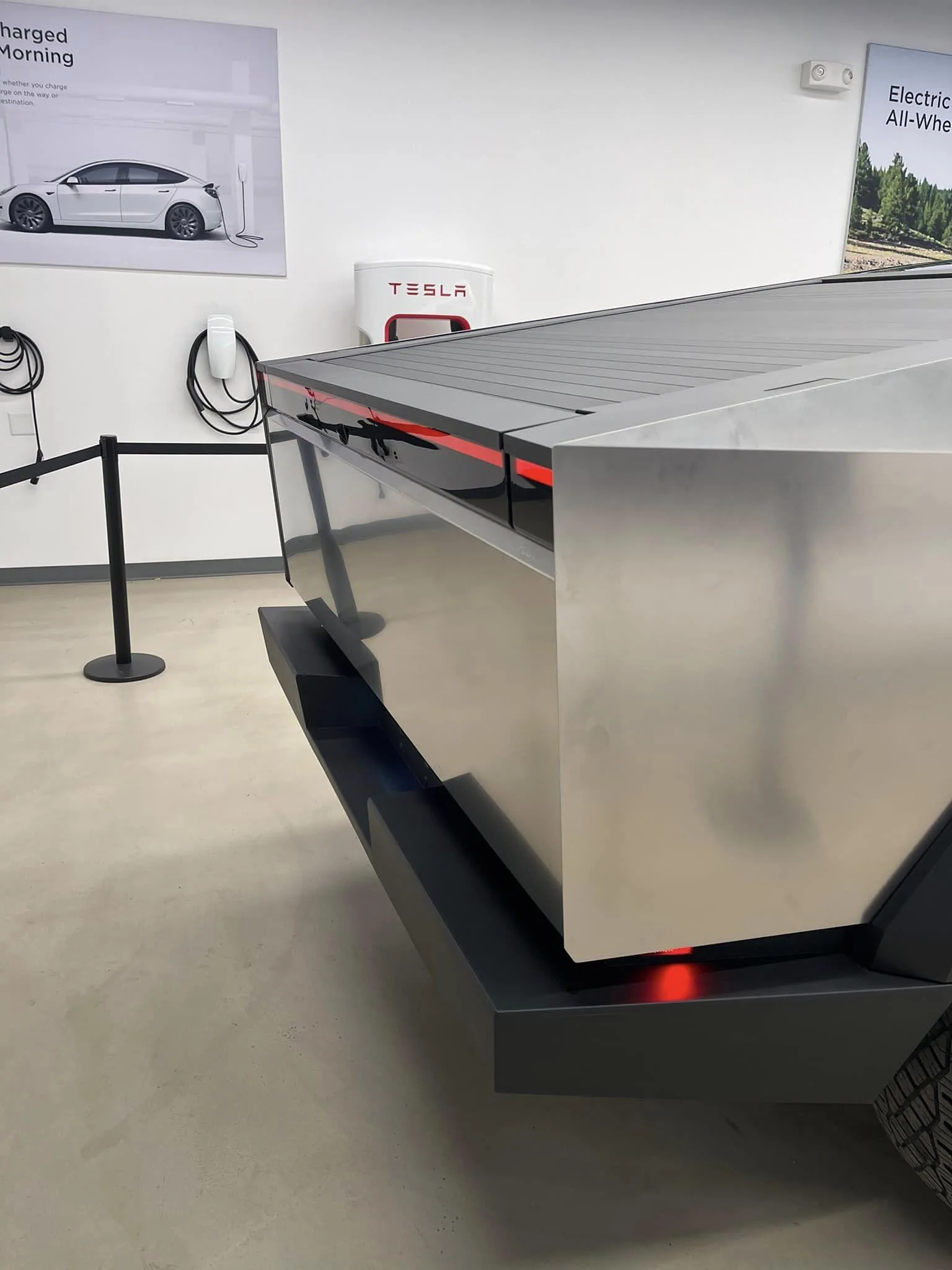 Tesla Cybertruck There's a Cybertruck @ Kansas City Tesla Showroom Now (12/21/23) 412913583_10110739859552329_563976481448320502_n