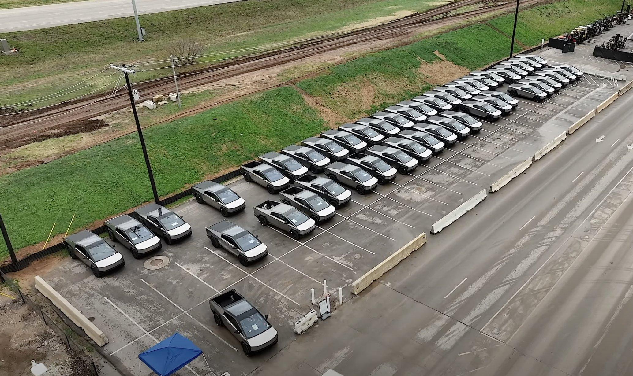 Tesla Cybertruck 📸 Daily photos: Cybertrucks in outbound lot at Giga Texas -- updated 1/8/24 GB7KrbVXYAAhZb6