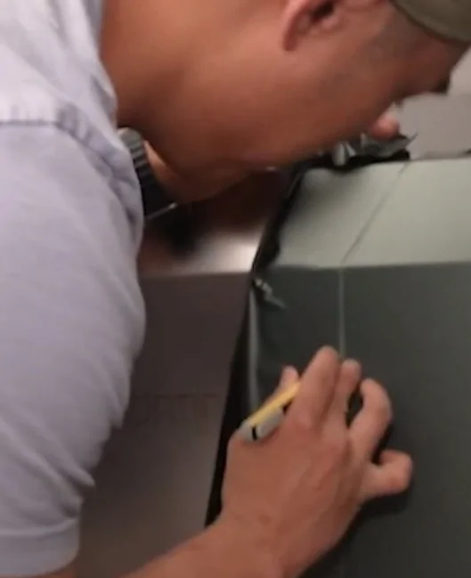 Tesla Cybertruck DIY: How-to Vinyl Wrap a Cybertruck 50Qk8bH