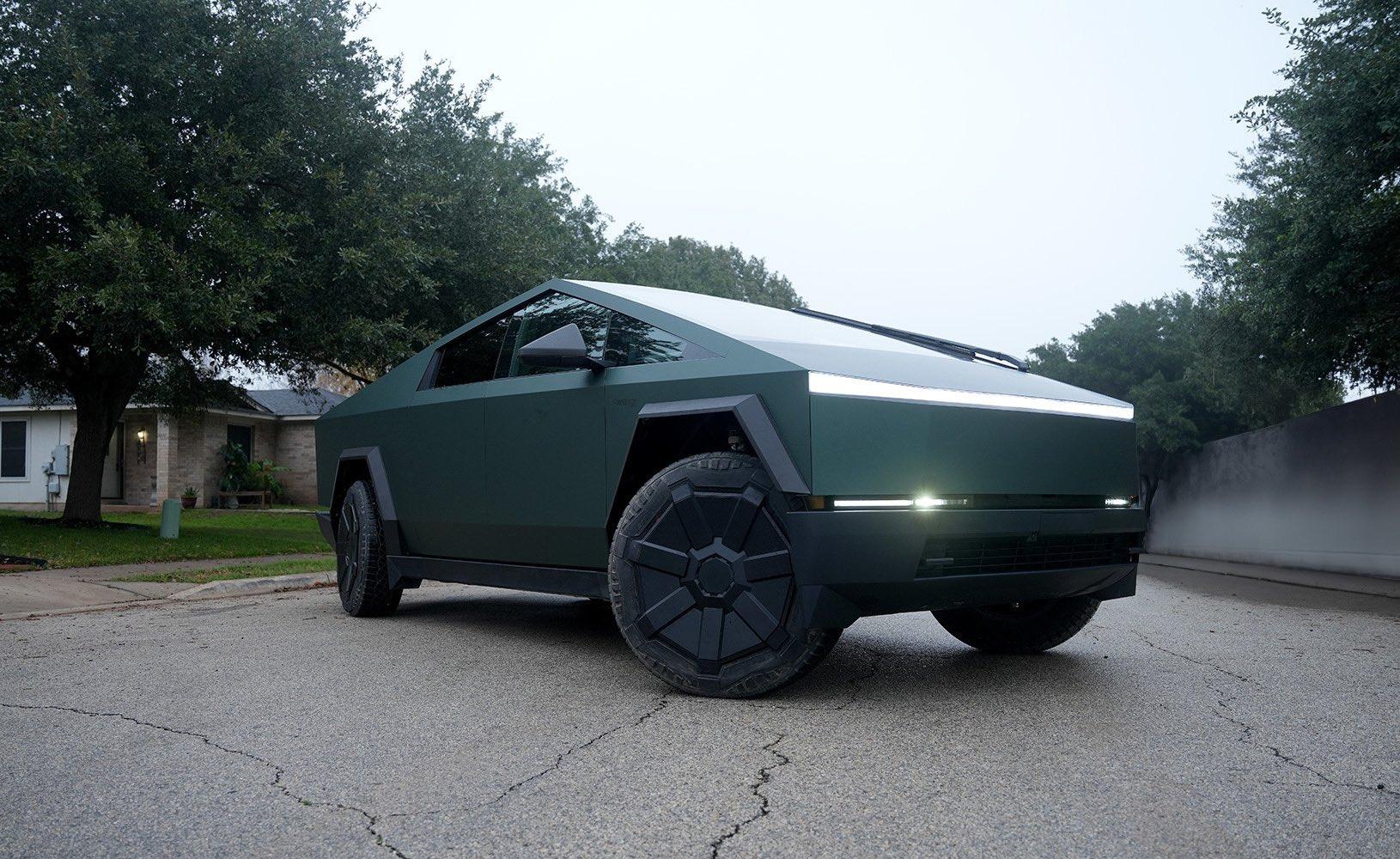 Tesla Cybertruck 🌲 Pine Green Wrap Cybertruck Completed (3M Vinyl Wrap) r-pine-green-metallic-wrap-tesla-cybertruck-1-jpe
