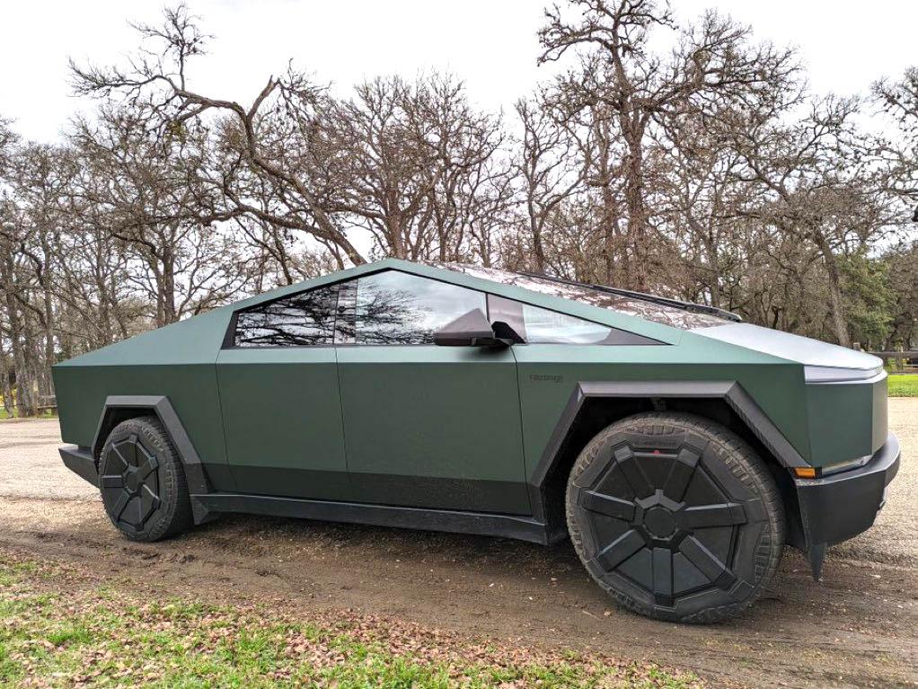 Tesla Cybertruck 🌲 Pine Green Wrap Cybertruck Completed (3M Vinyl Wrap) gcerofcxwaa19ev-