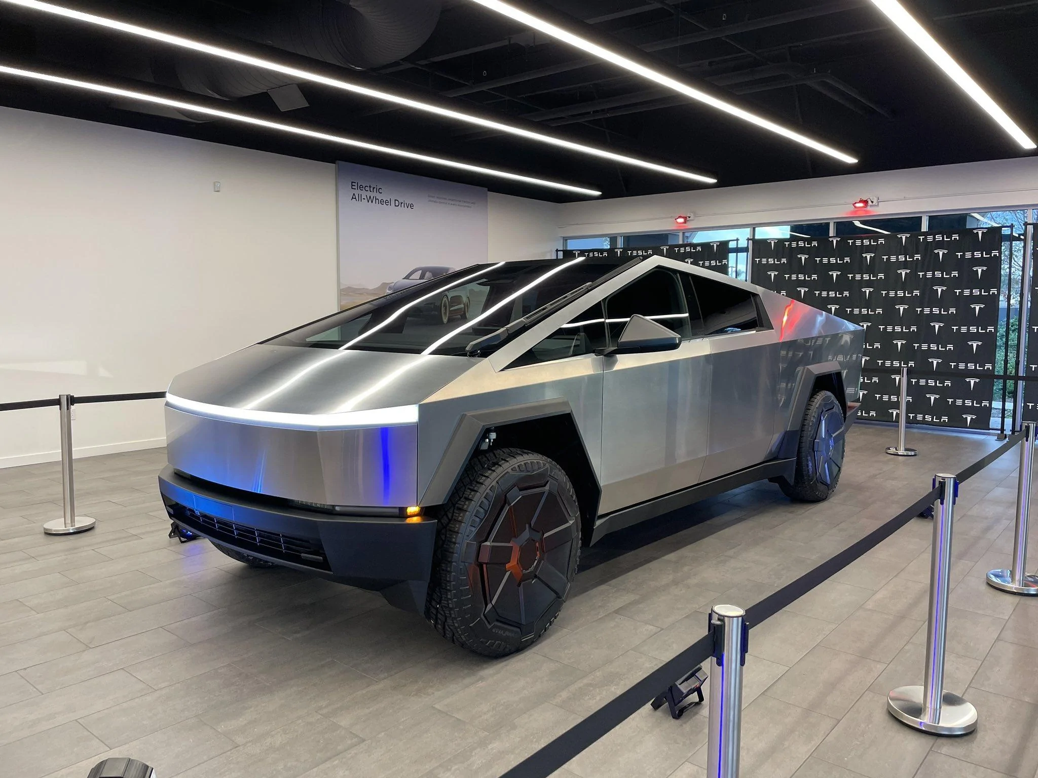 Tesla Cybertruck Cybertruck on display at Riverside, CA Tesla store now (12/23) GCErGSVbUAAF813