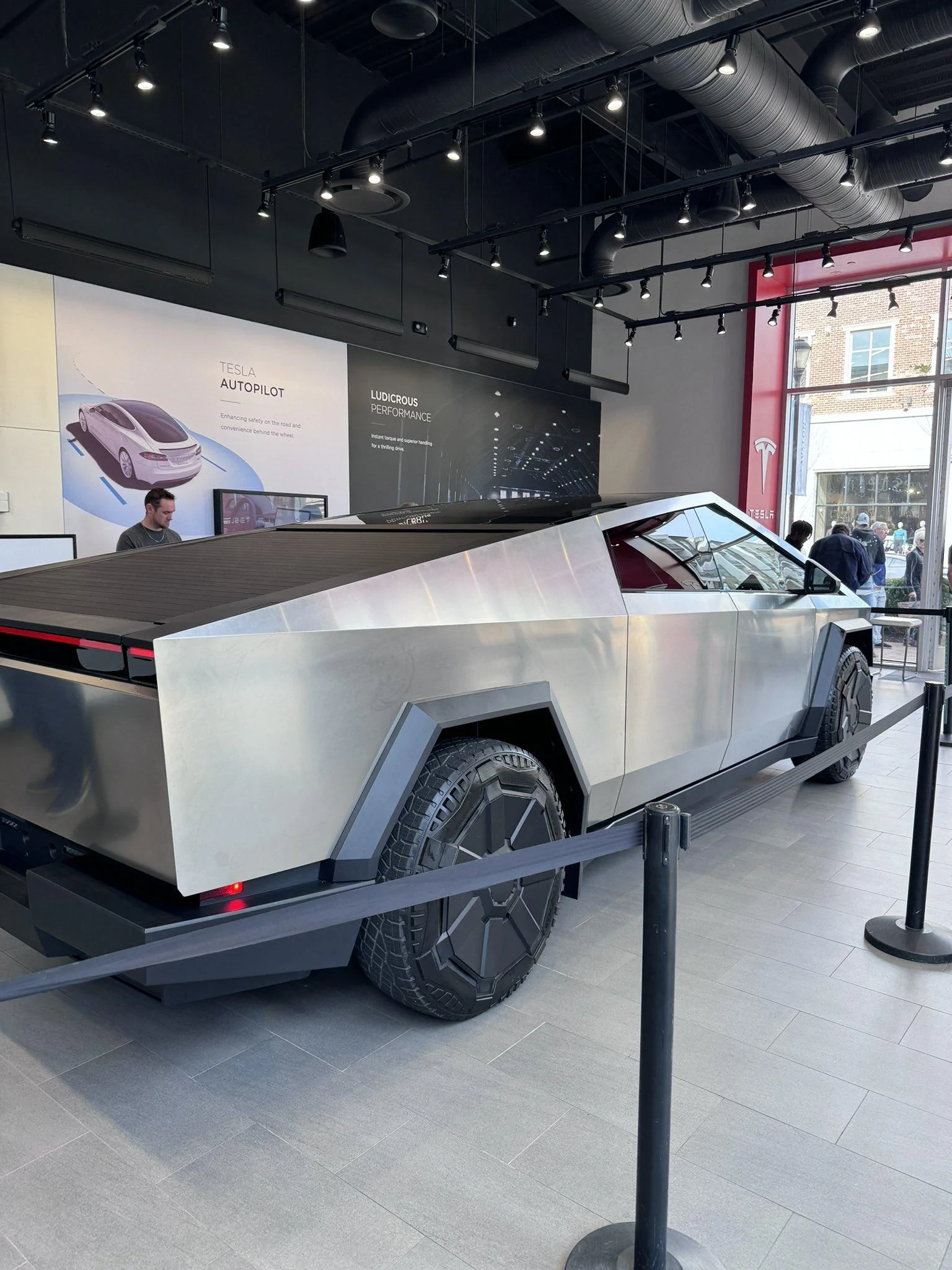 Tesla Cybertruck Atlanta, GA Tesla store has a Cybertruck now (12/24) GCIRpnibIAAslsY