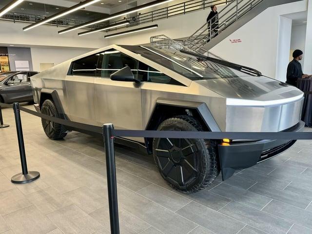 Tesla Cybertruck Foundation Series Cybertruck on display at Long Beach, CA Tesla showroom service center foundation-series-at-the-long-beach-service-center-v0-nr5x0p9dsx8c1