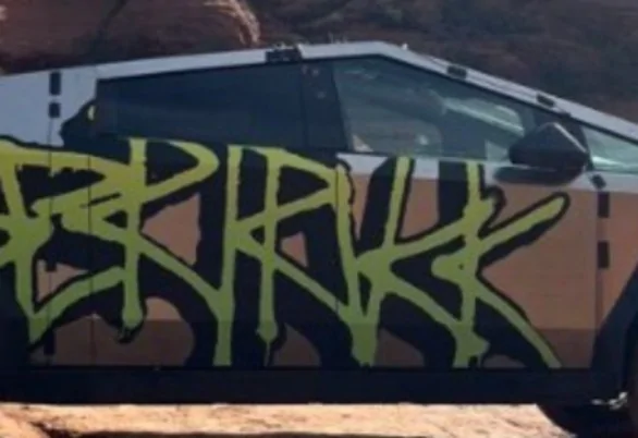 Tesla Cybertruck First real Cybertruck Off Road footage? KfI4pp7