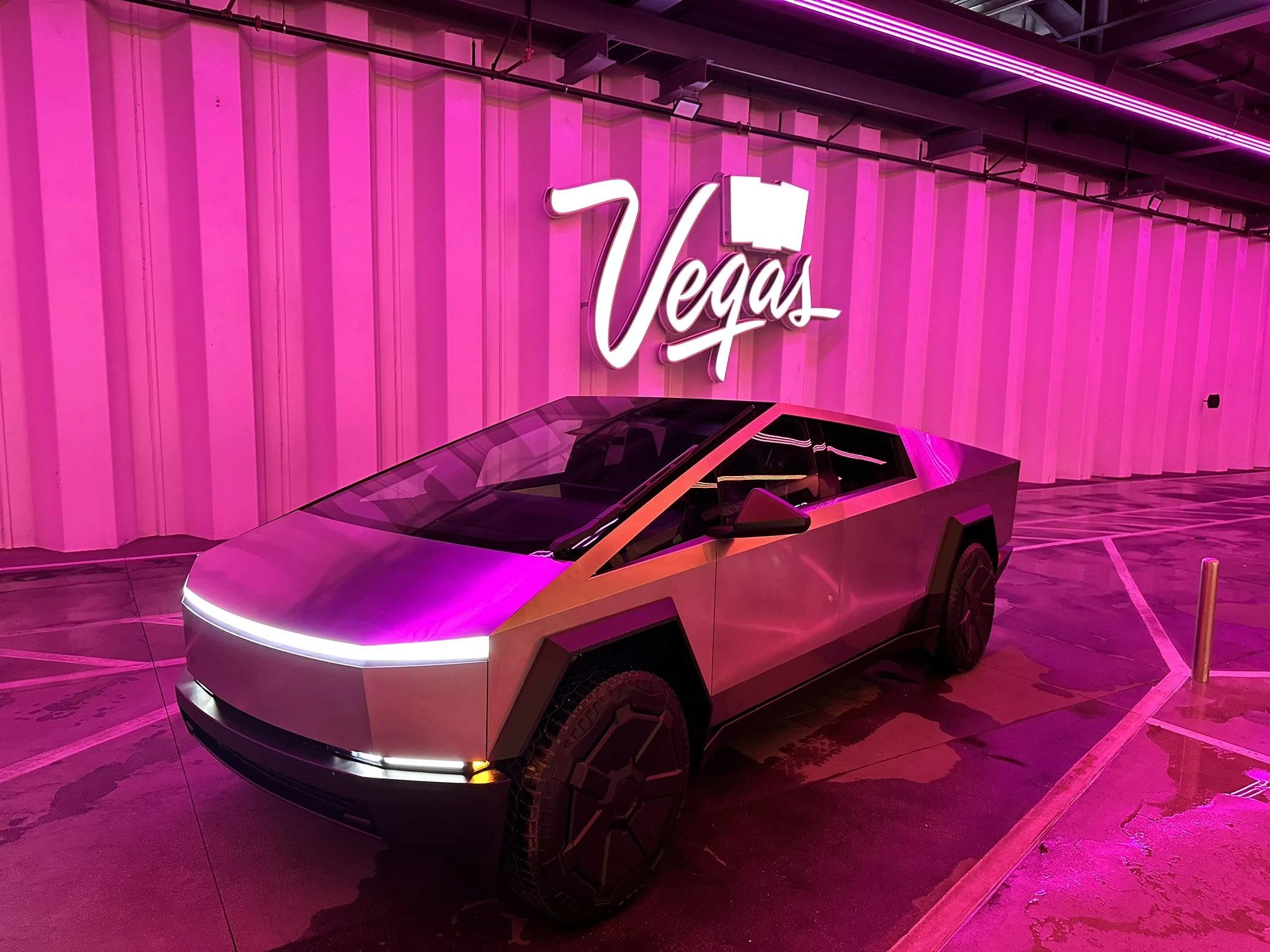Tesla Cybertruck Cybertruck in Las Vegas Boring Company tunnel GCkRVMQa4AAk-SE
