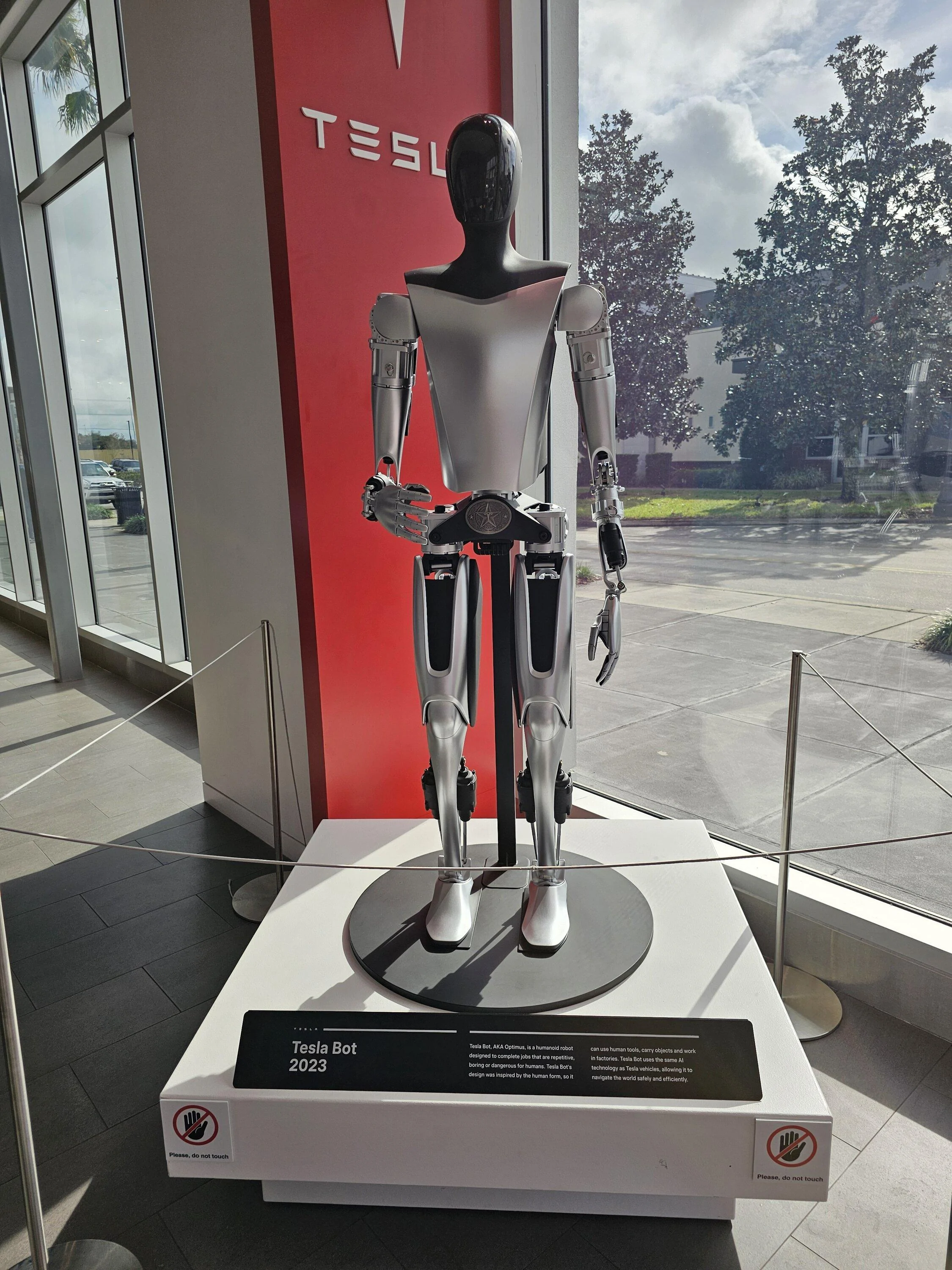 Tesla Cybertruck Cybertruck in Jacksonville, Fl Tesla store / service center 20231226_113528