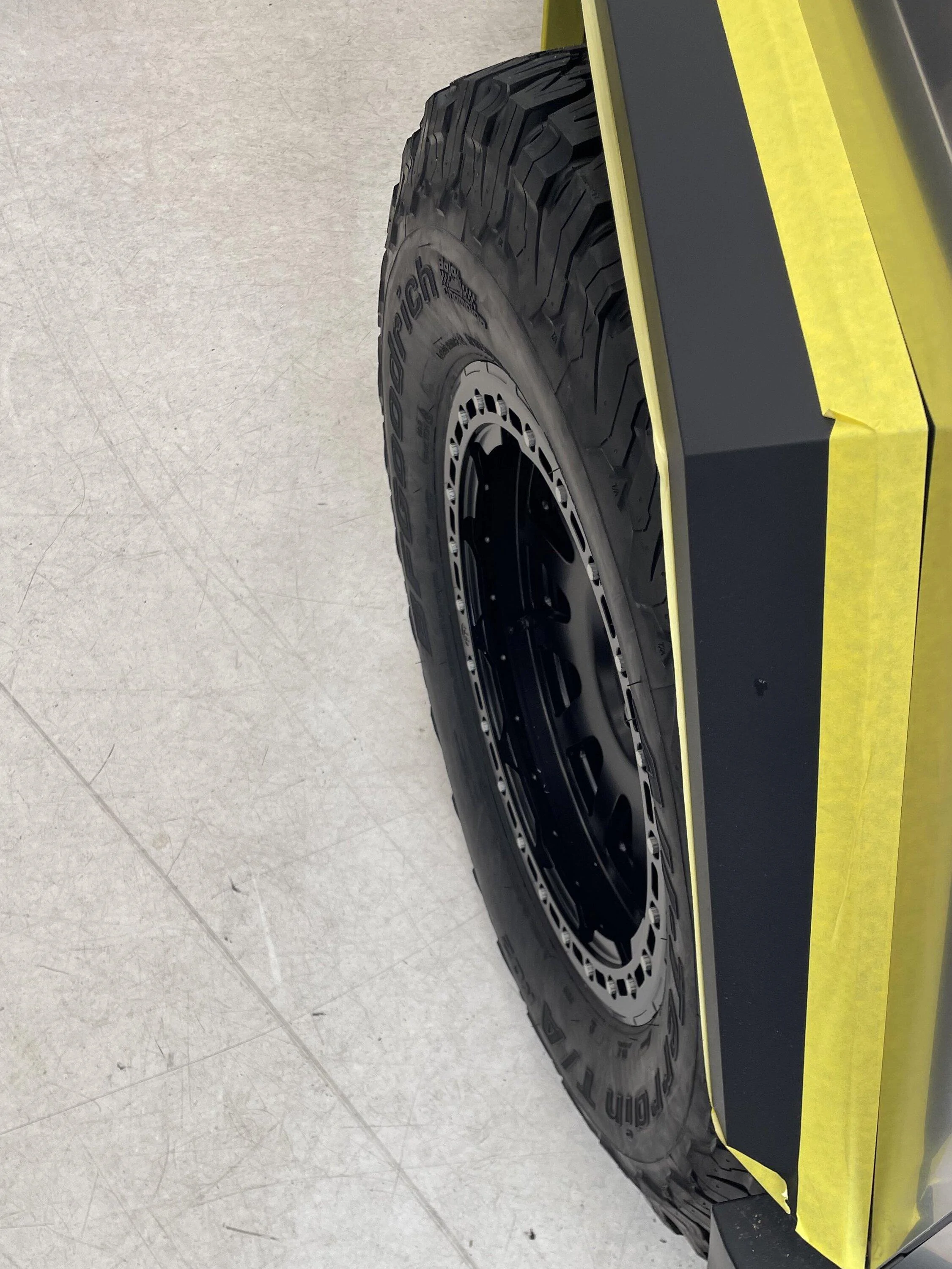 37%22 inch 37s tires on Cybertruck Tesla aftermarket wheels 2.webp
