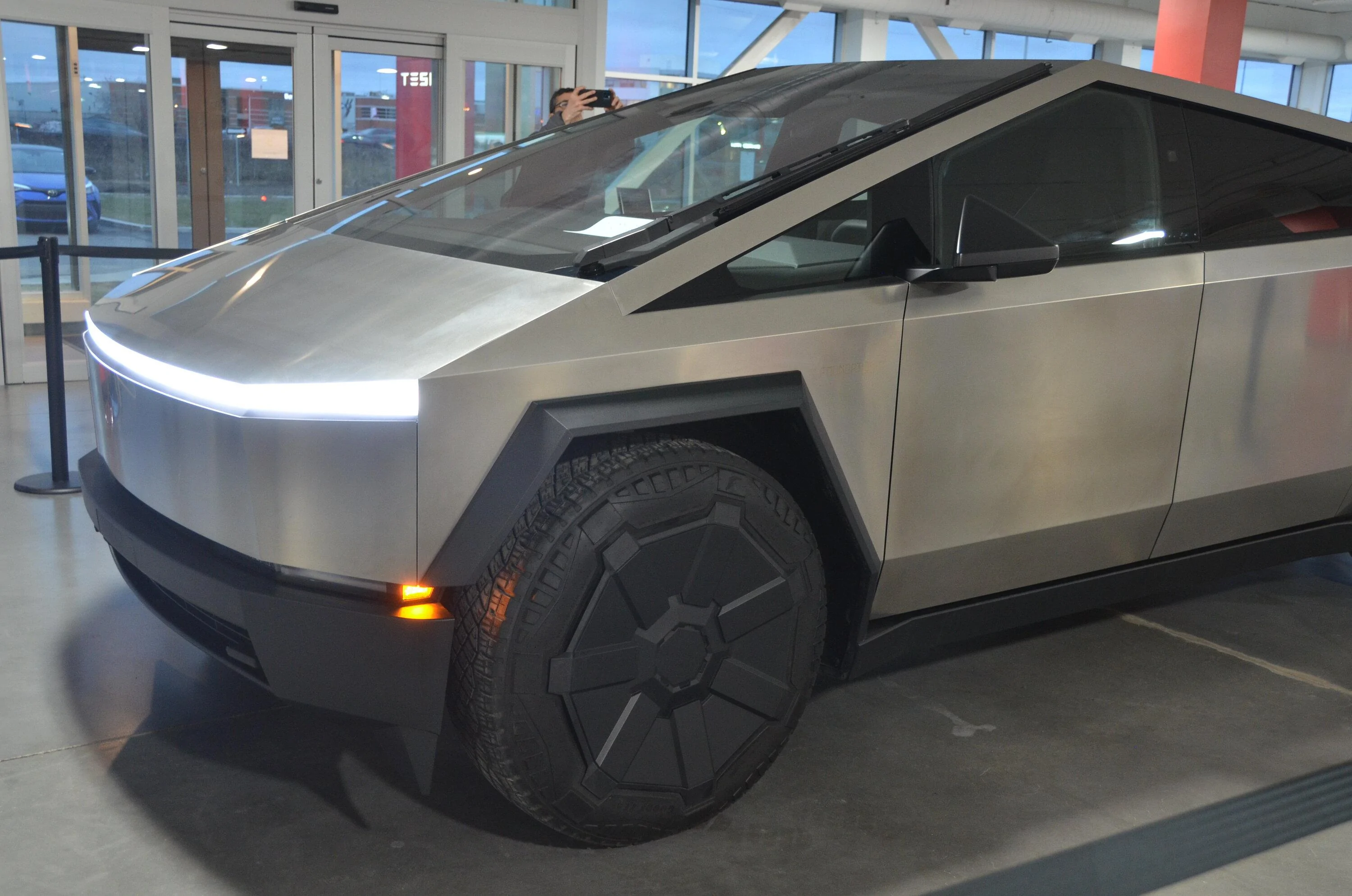 Tesla Cybertruck Cybertruck Tesla Laval Montreal Display... DSC_4721