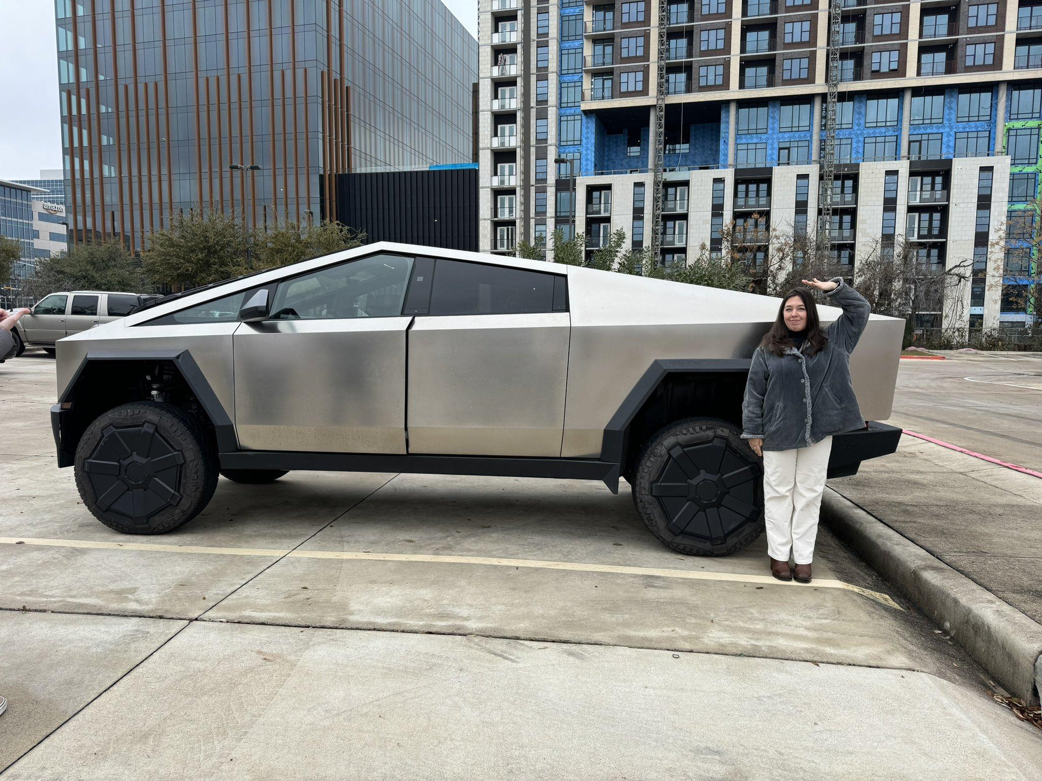 Tesla Cybertruck Max & Min Suspension Heights Compared: Extract Mode vs. Entry Mode cybertruckextractmod