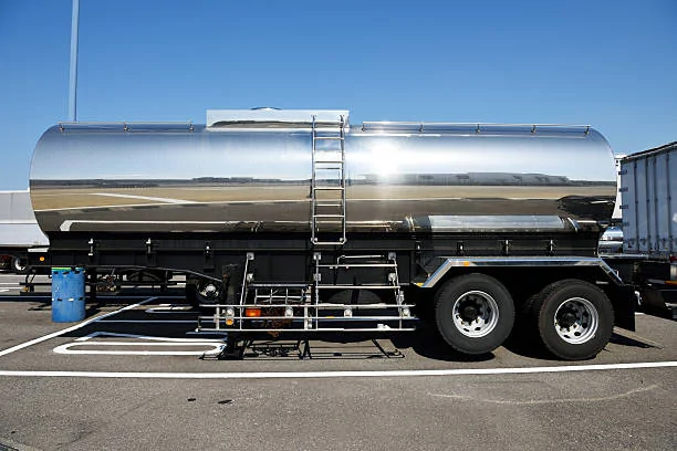 Tesla Cybertruck Cybertruck wrapped in Platinum mirror PPF paint protection film istockphoto-468716002-612x612