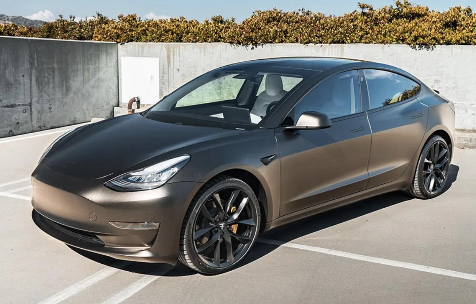 Tesla Cybertruck Cybertruck in 3M Satin Gold Dust Black wrap screenshot-2024-01-09-at-5-48-04%E2%80%AFam-jpg