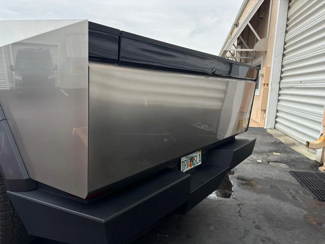 Tesla Cybertruck Cybertruck w/ Full PPF (Clear Film), Ceramic Pro, Gloss Black Hood Wrap, Tint Cybertruck Full PPF Ceramic Pro, Gloss Black Hood Wrap, Tint 4