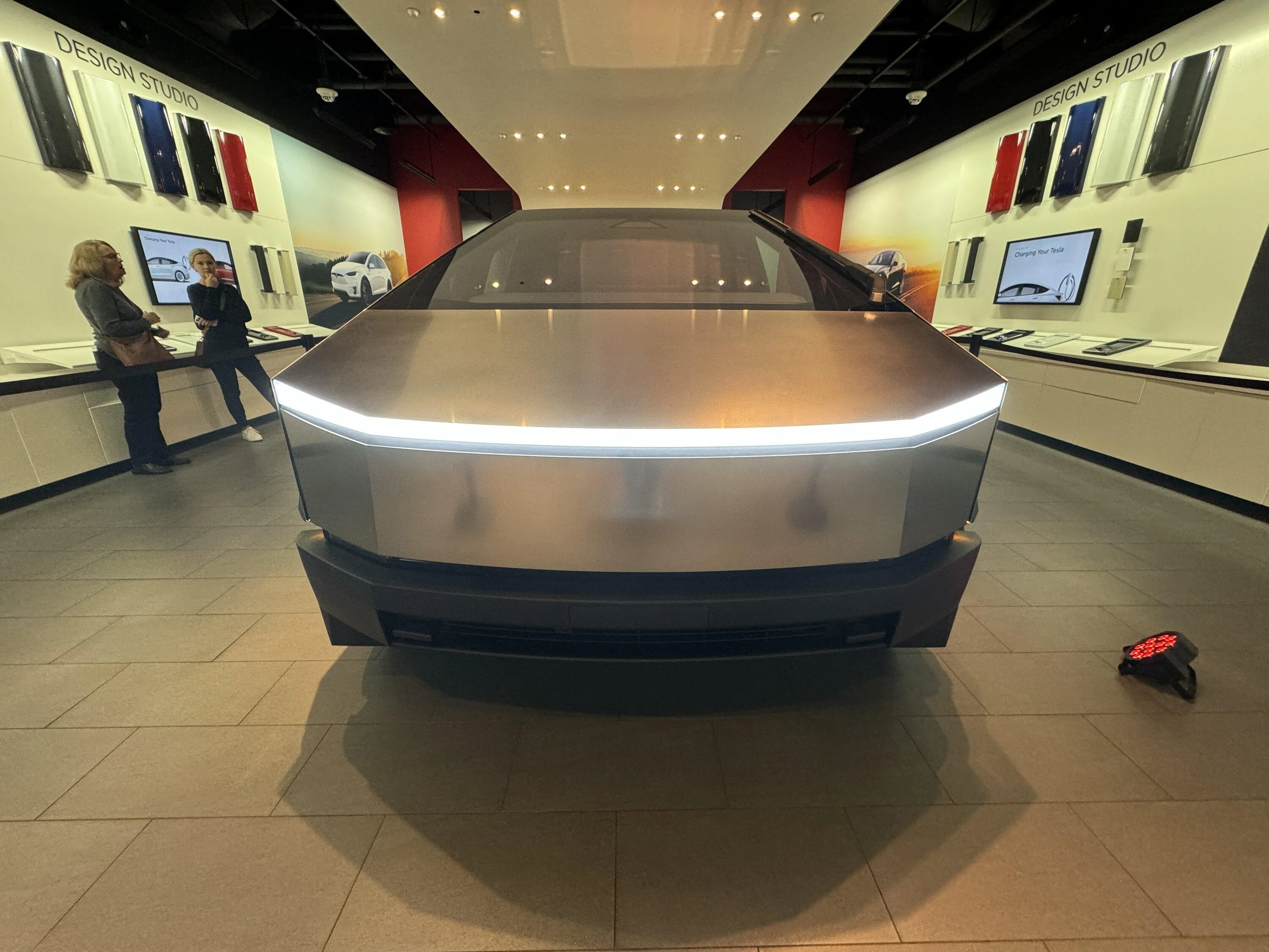 Tesla Cybertruck Cybertruck is on display at Sarasota UTC Mall IMG_0745