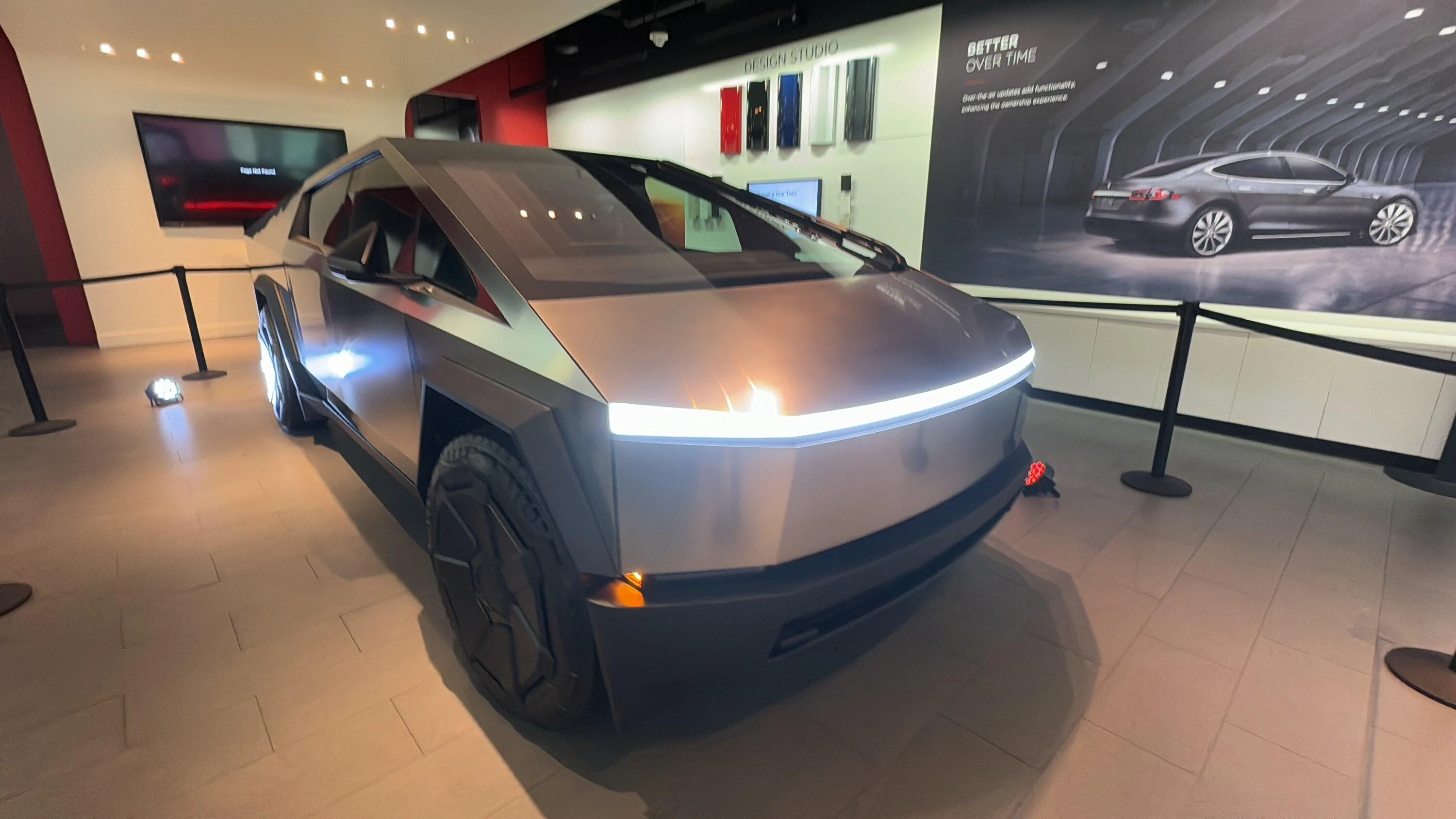 Tesla Cybertruck Cybertruck is on display at Sarasota UTC Mall IMG_0731