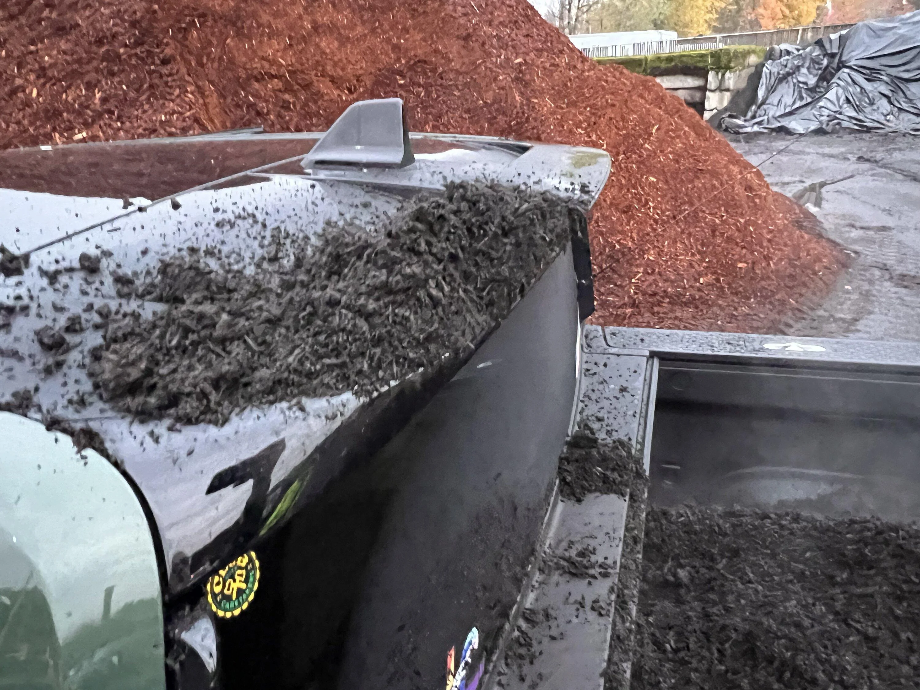 Tesla Cybertruck Cybertruck takes a dump of cinder blocks in its bed and shows no damage (posted by official CT twitter) IMG_6234