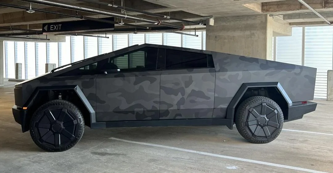 Tesla Cybertruck Dark Grey / Black Camo wrapped Cybertruck looks awesome IMG_8614